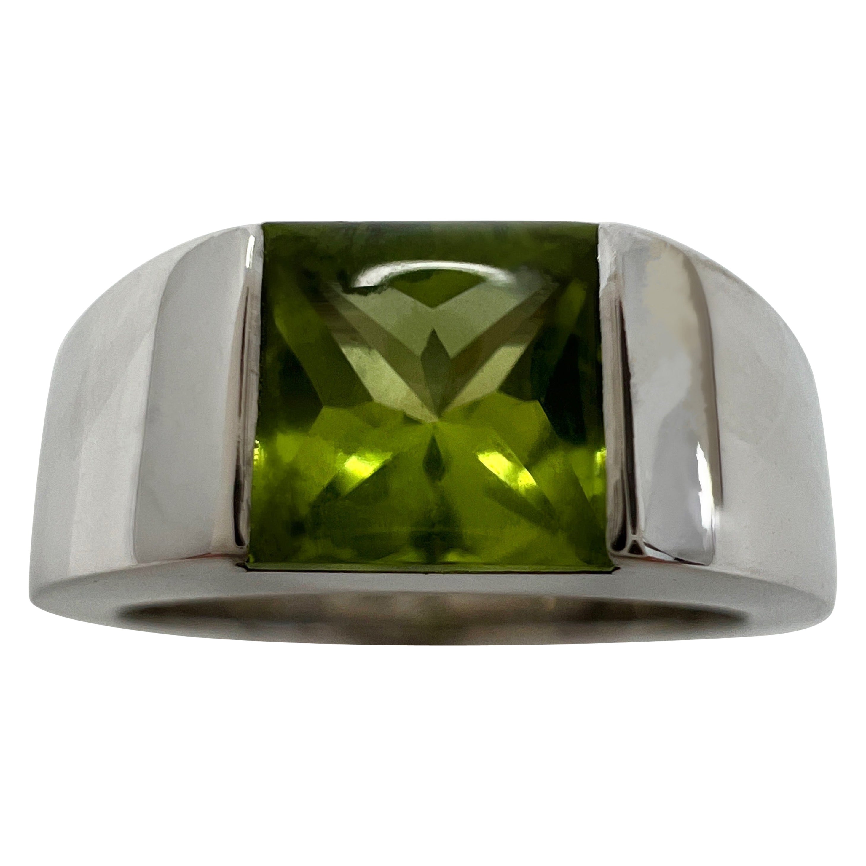 Vintage Cartier Vivid Green Peridot 18 Karat White Gold Tank Band Solo Ring