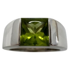 Vintage Cartier Vivid Green Peridot 18 Karat White Gold Tank Band Solo Ring