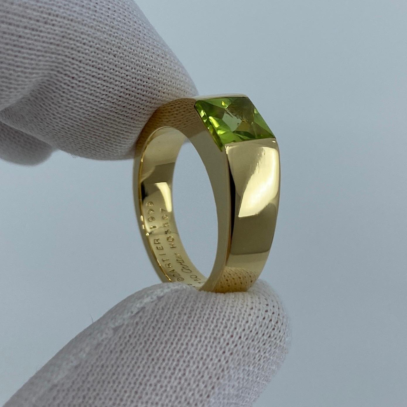 Vintage Cartier Vivid Green Peridot 18 Karat Yellow Gold Tank Band Ring In Good Condition In Birmingham, GB