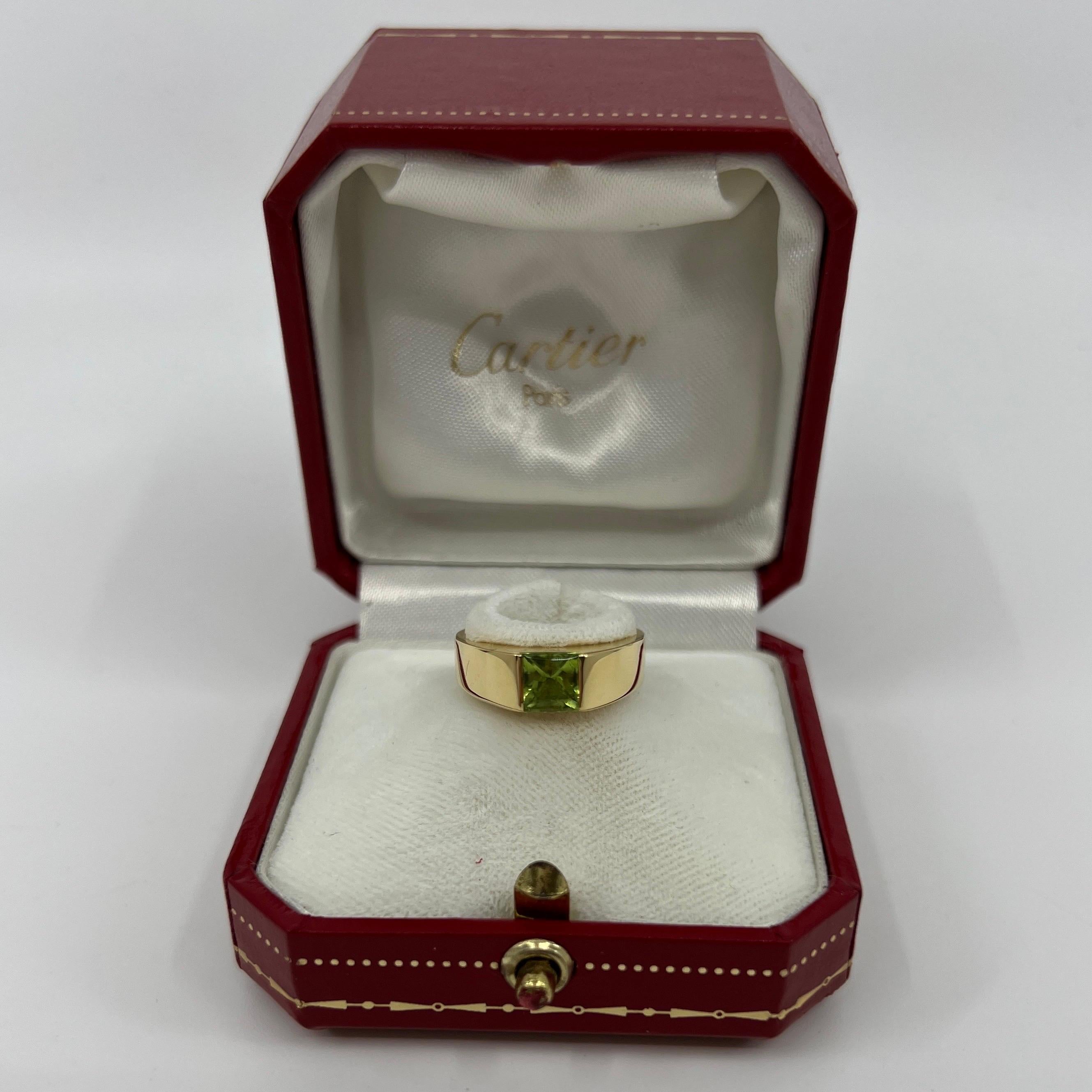 Vintage Cartier Vivid Green Peridot 18k Gelbgold Tank Band Solo Band Ring im Angebot 1