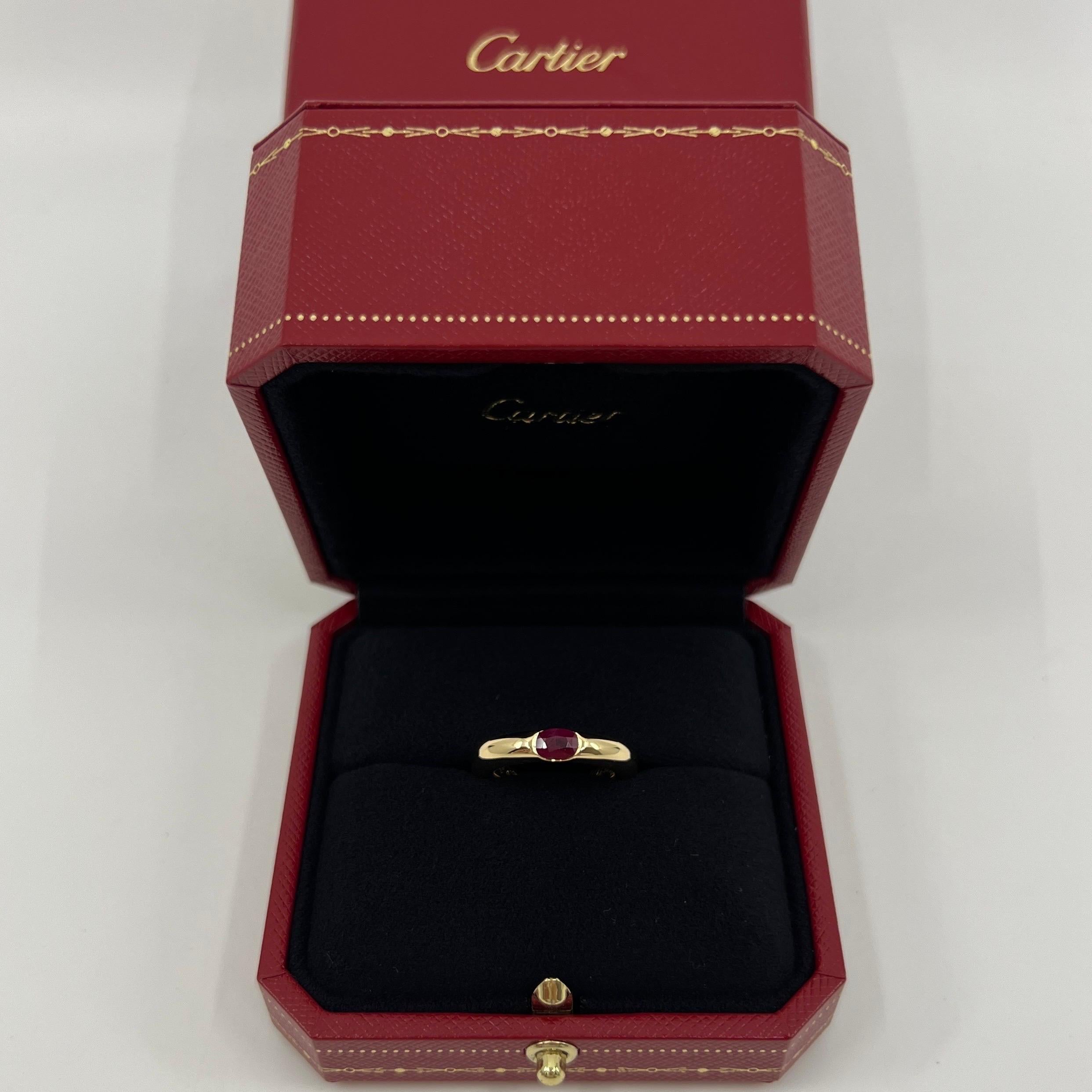 Taille ovale Vintage Cartier Vivid Red Ruby Ellipse 18k Yellow Gold Oval Cut Solitaire Ring 7 en vente