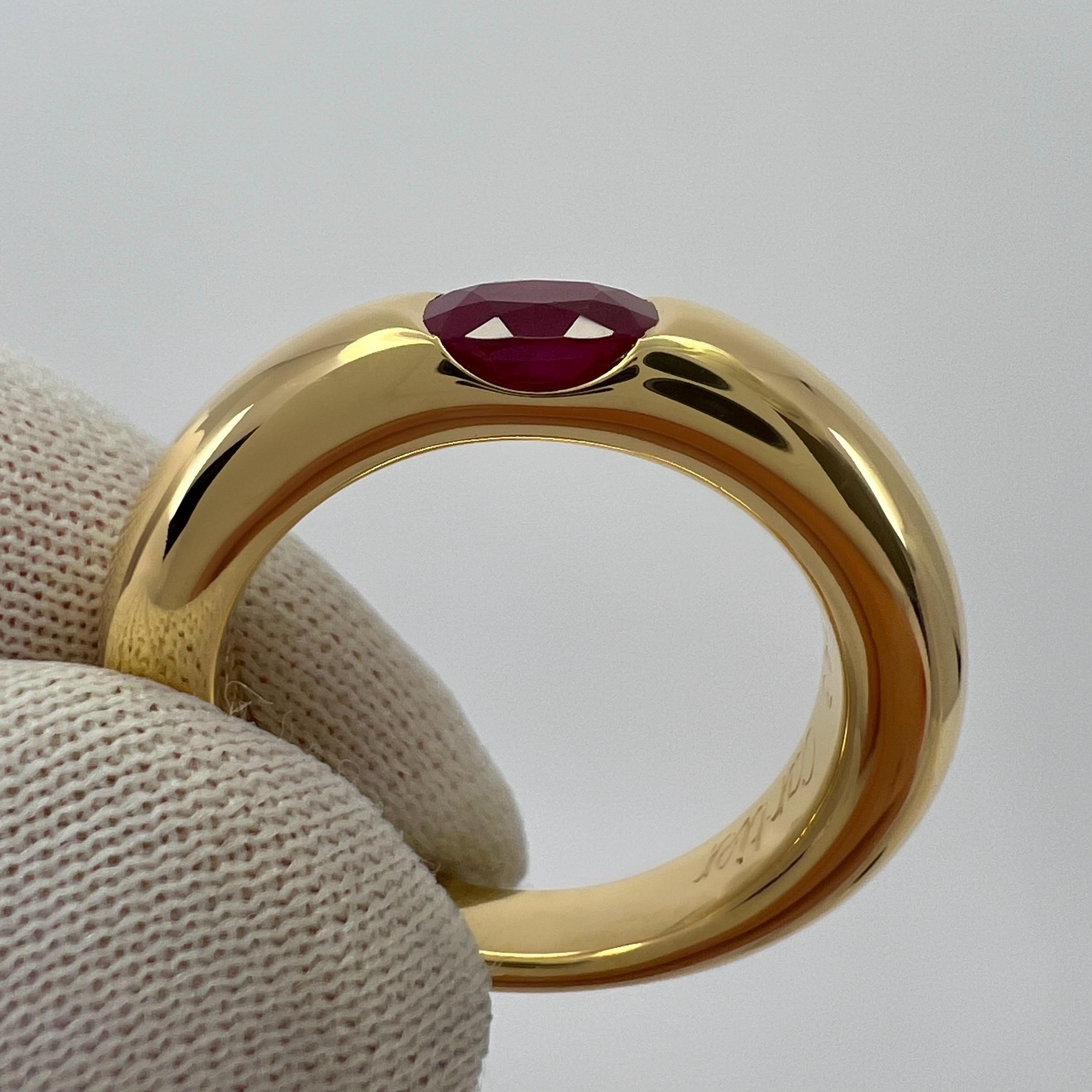 Vintage Cartier Vivid Red Ruby Ellipse 18k Yellow Gold Oval Cut Solitaire Ring 7 en vente 1