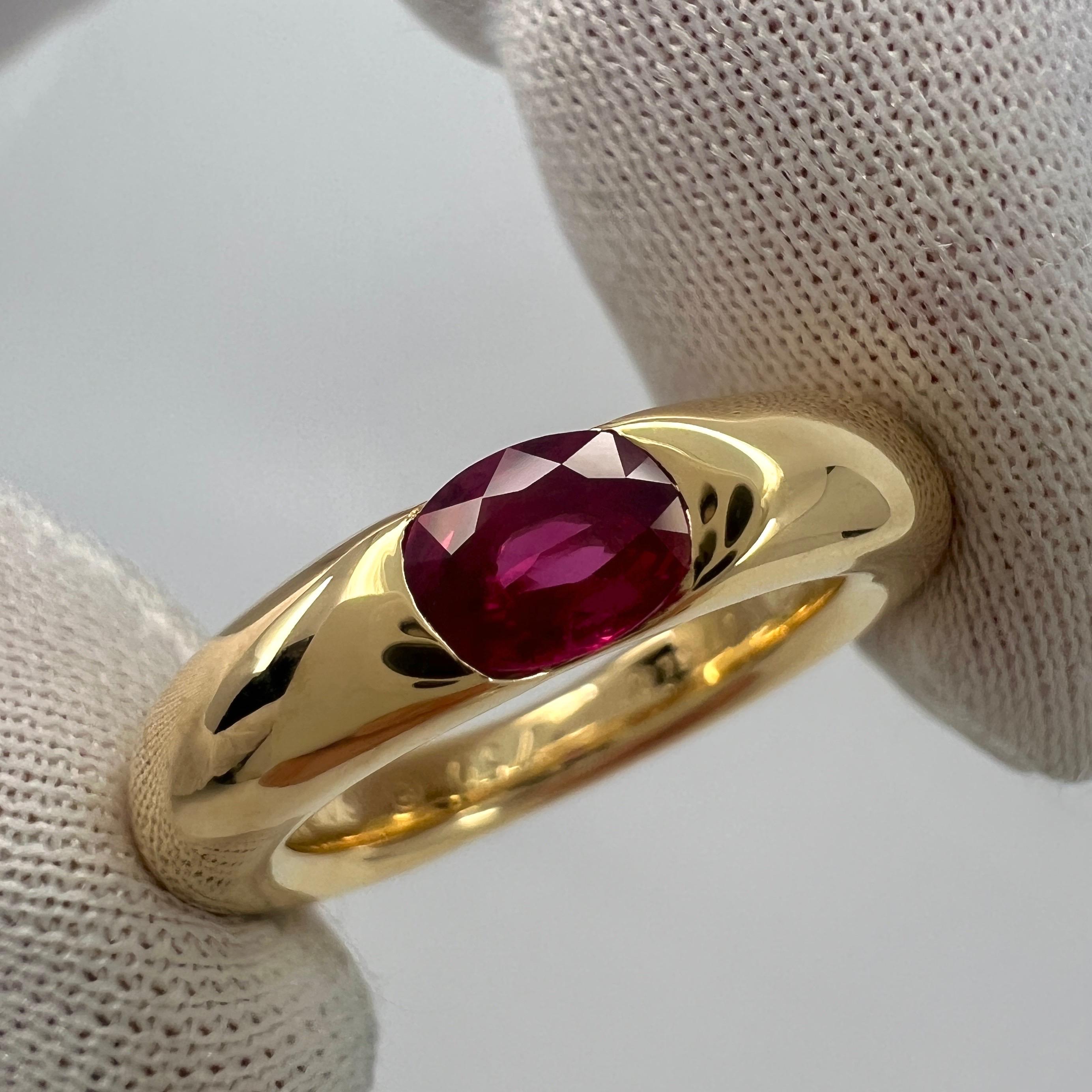 Vintage Cartier Vivid Red Ruby Ellipse 18k Yellow Gold Oval Cut Solitaire Ring In Excellent Condition In Birmingham, GB