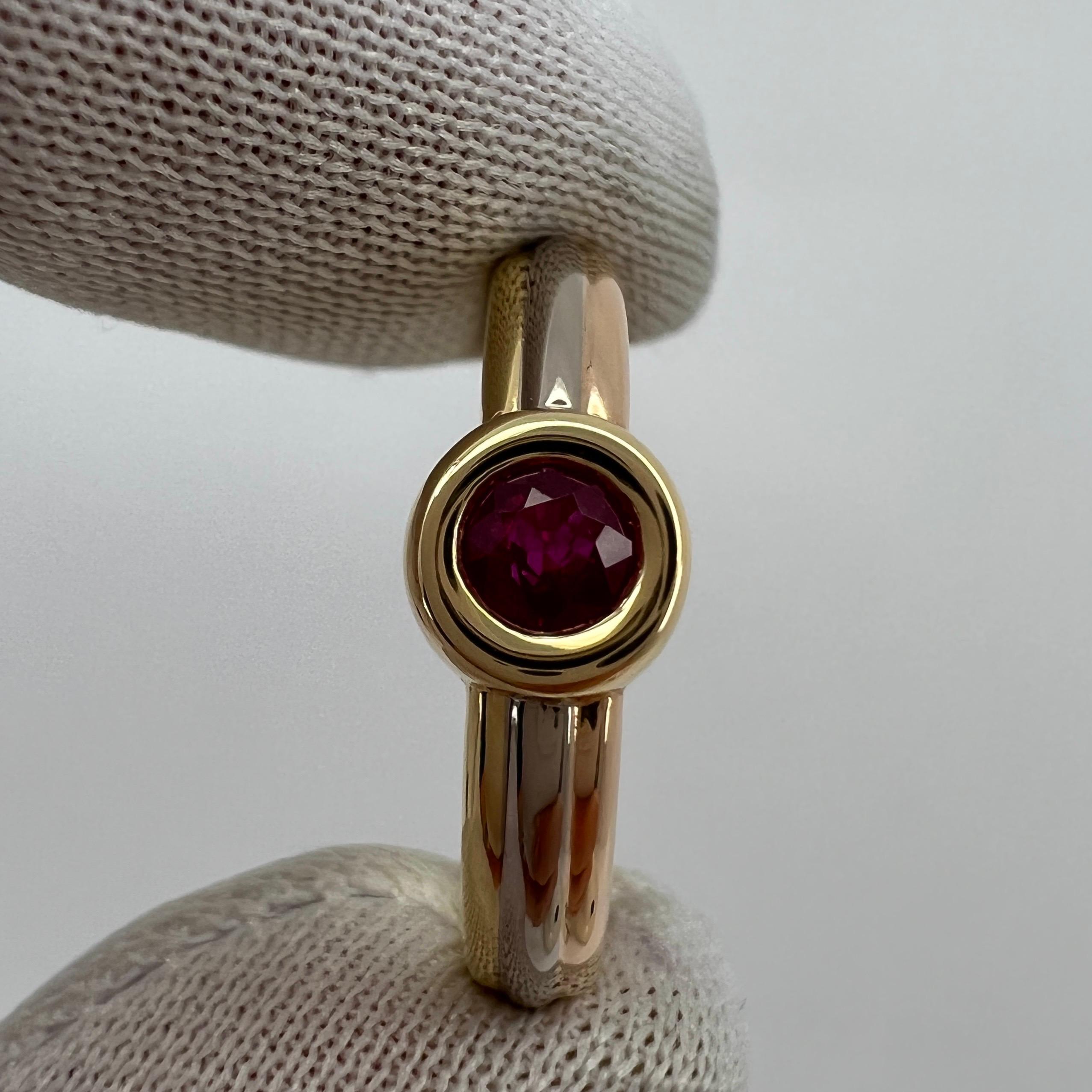 Women's or Men's Vintage Cartier Vivid Ruby Round 18k Tricolour Multi Tone Gold Solitaire Ring