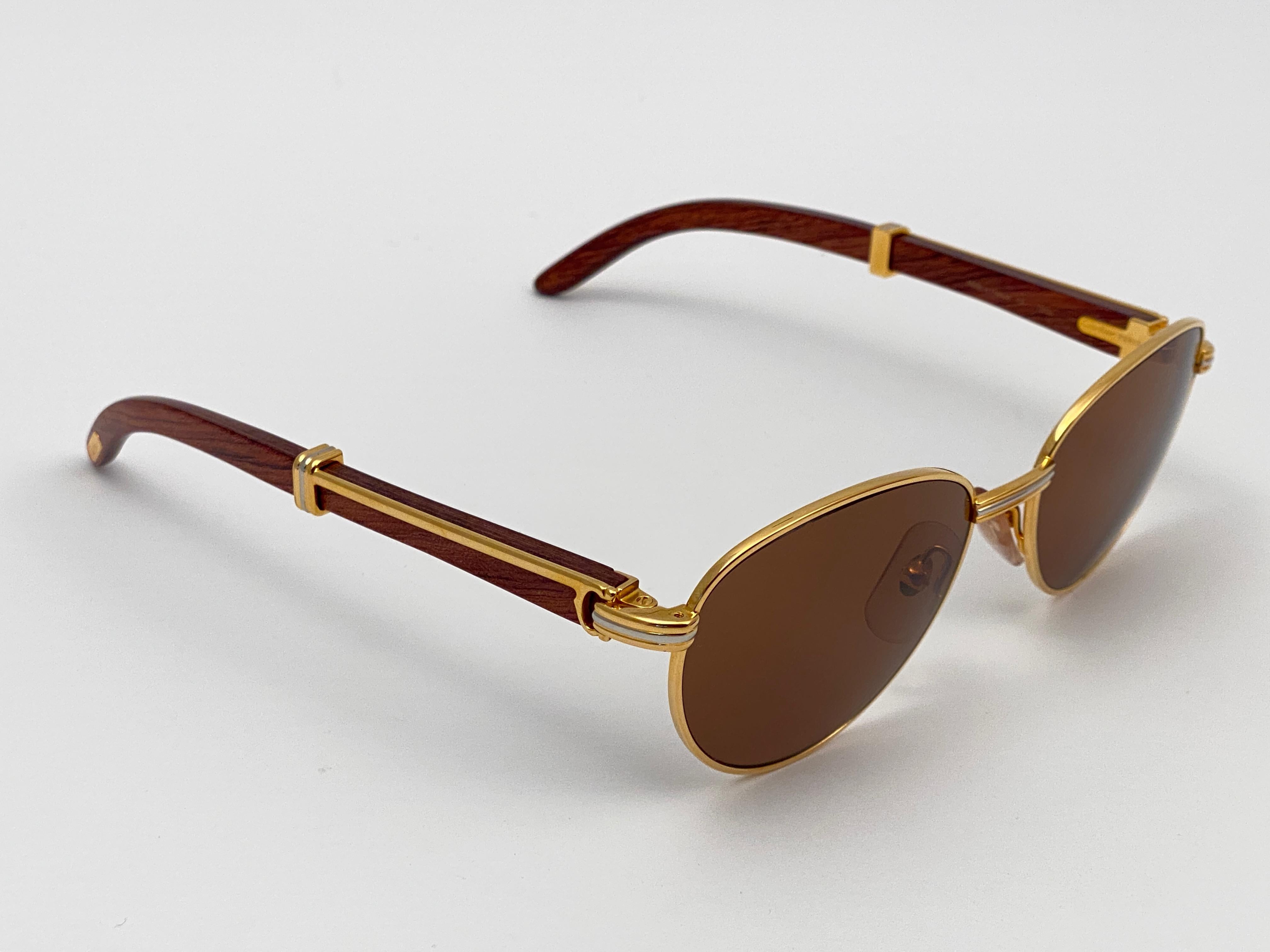 Femenino o masculino Gafas de sol Vintage Cartier Wood Auteuil 52mm Oro y Madera Preciosa Lente Marrón en venta