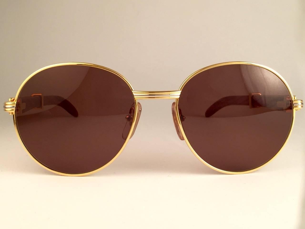 Vintage Cartier Wood Bagatelle Round Gold & Precious Wood 55mm Brown Lens In New Condition For Sale In Baleares, Baleares