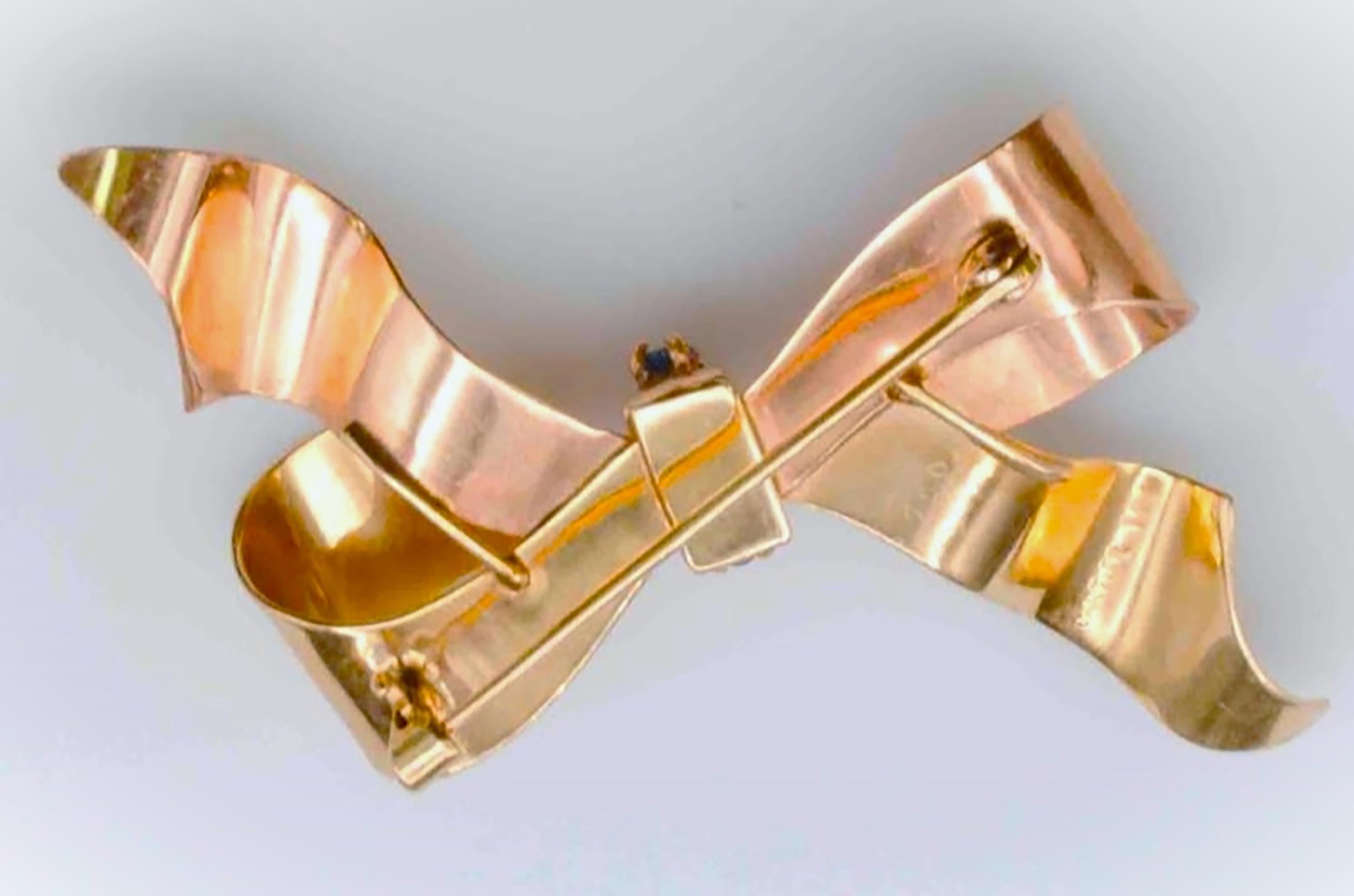 Women's or Men's Cartier Yellow and Rose Gold Sapphire Vintage Large Bow Brooch