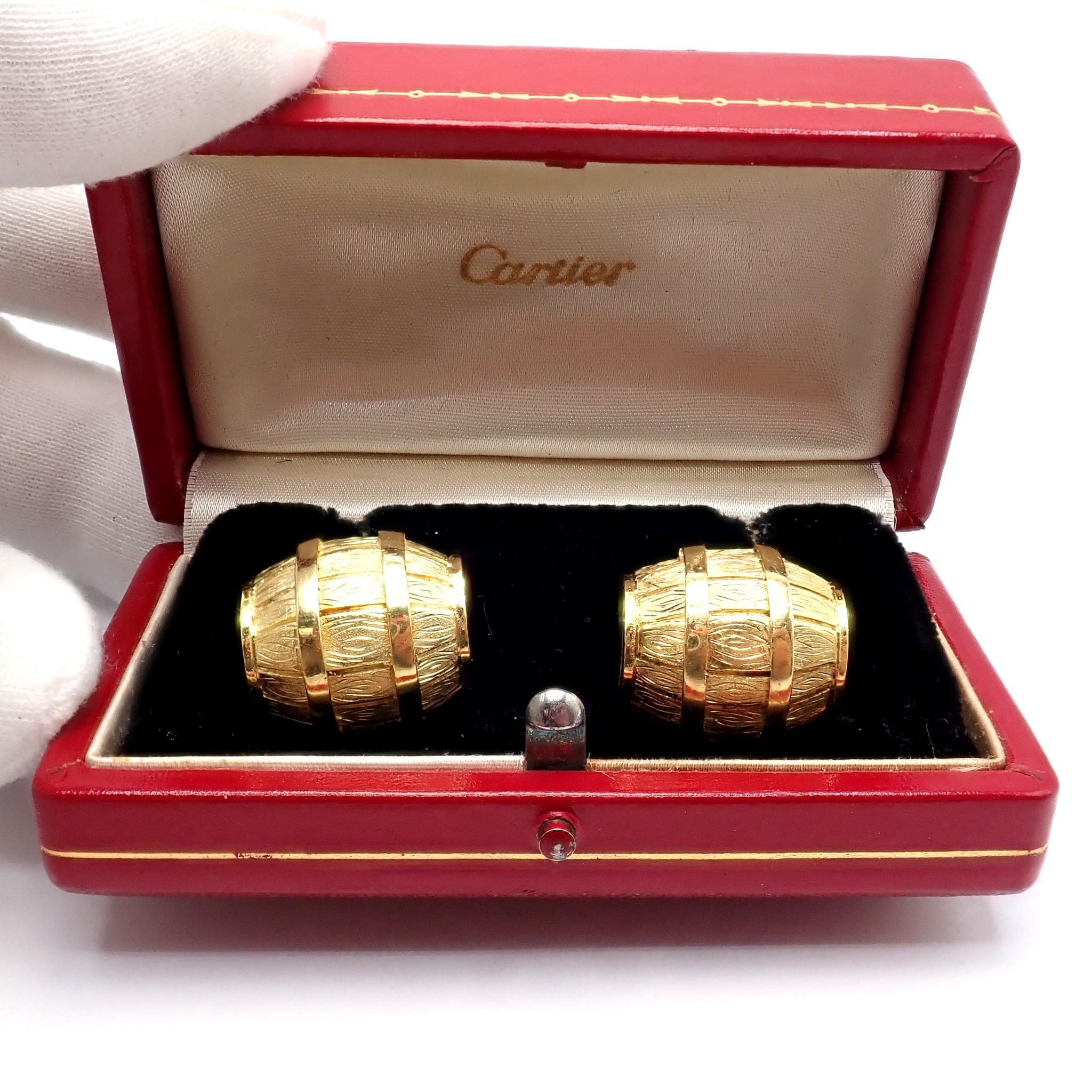 Vintage Cartier Yellow Gold Barrel Cufflinks In condizioni ottime in vendita a Holland, PA