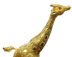 Vintage Cartier Yellow Gold Diamond and Ruby Giraffe Brooch
