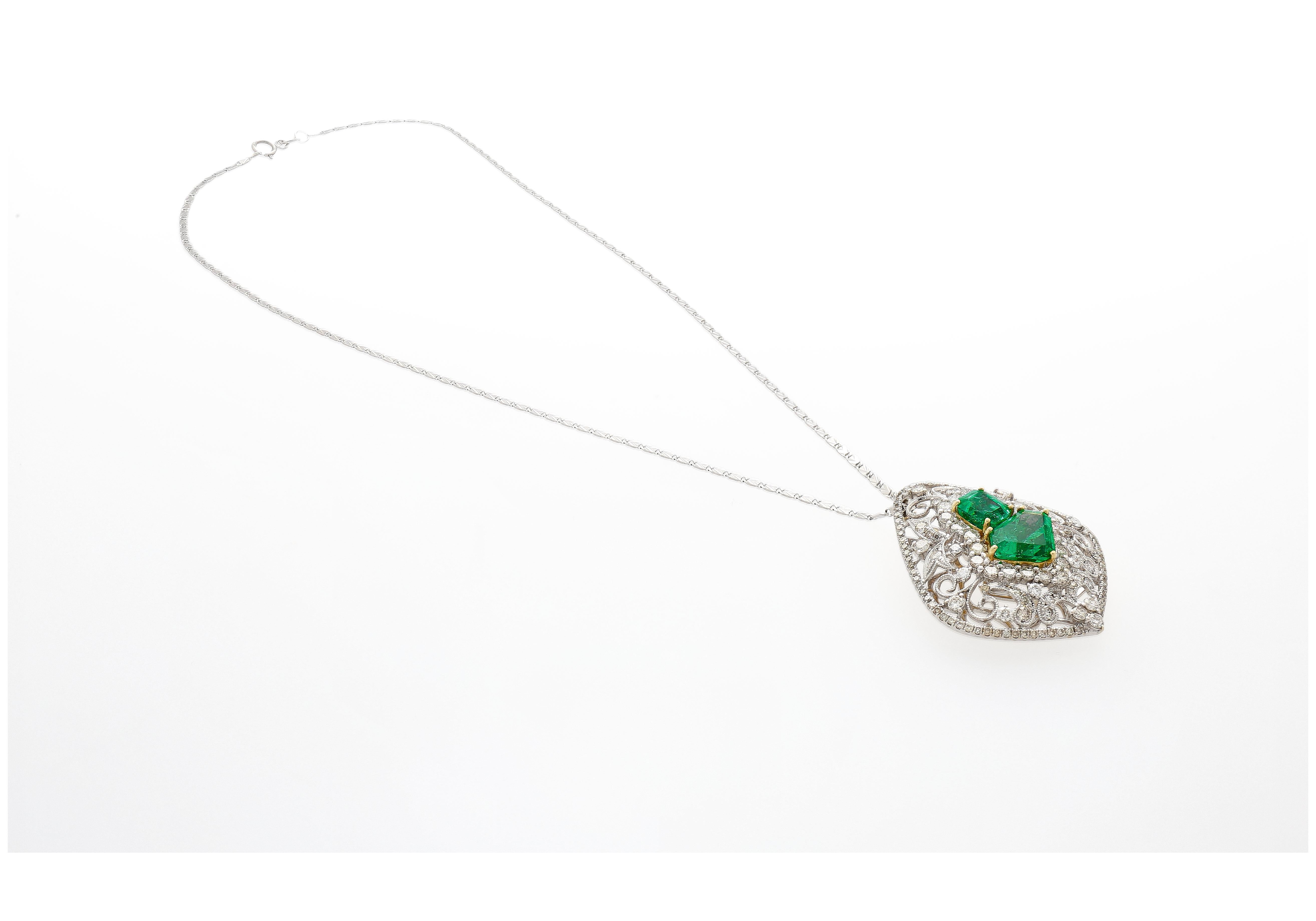 Women's Vintage Carved 18K White Gold Pendant Necklace With Shield Cut Emeralds For Sale
