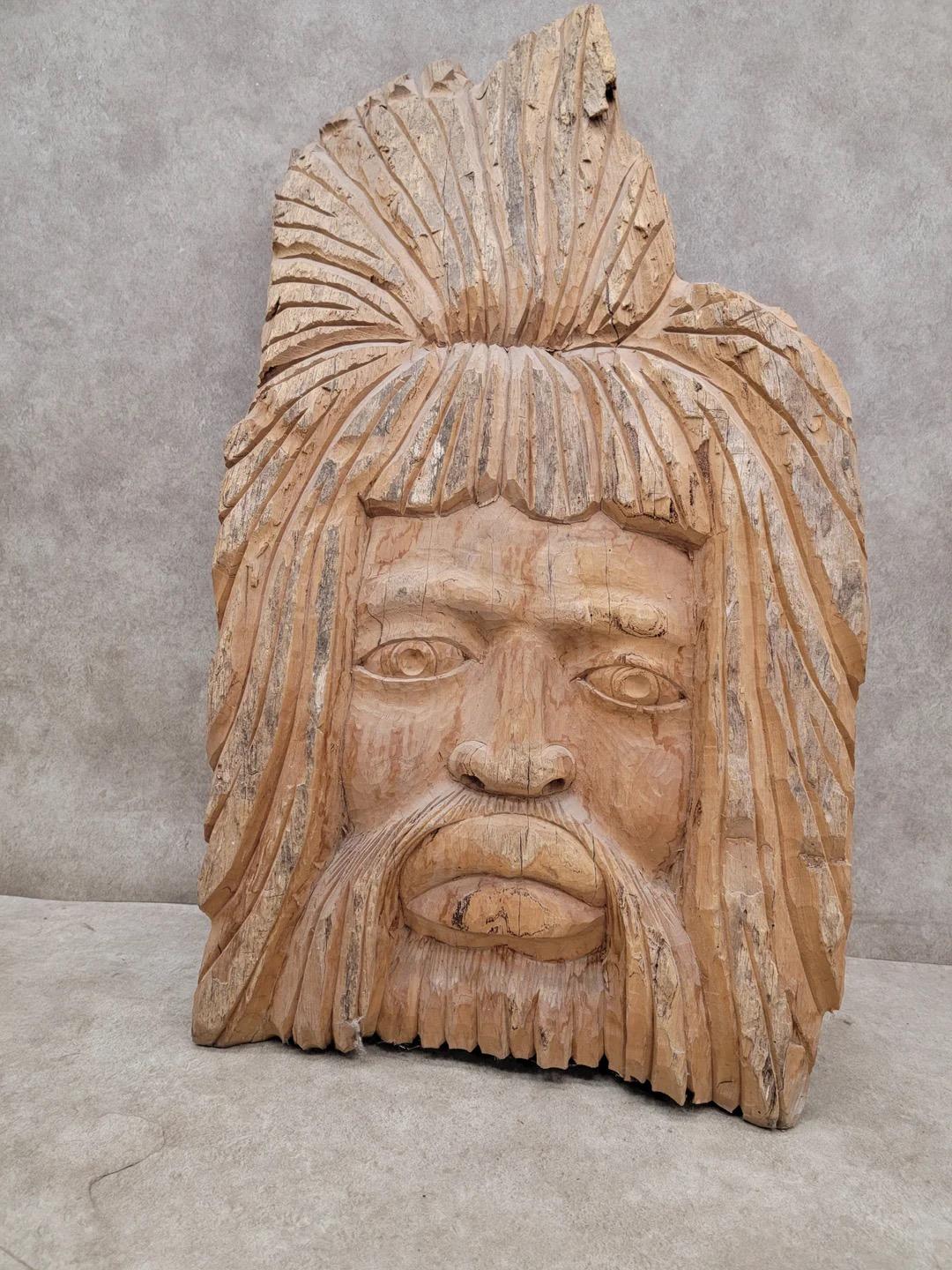 Tallado Vintage  Escultura de Pared de Borde Vivo Estilo Bob Marley Rasta Africano/Jamaicano

Esta escultura de pared tallada de época encarna la esencia del arte africano y jamaicano, con un llamativo estilo Bob Marley que celebra la cultura rasta.