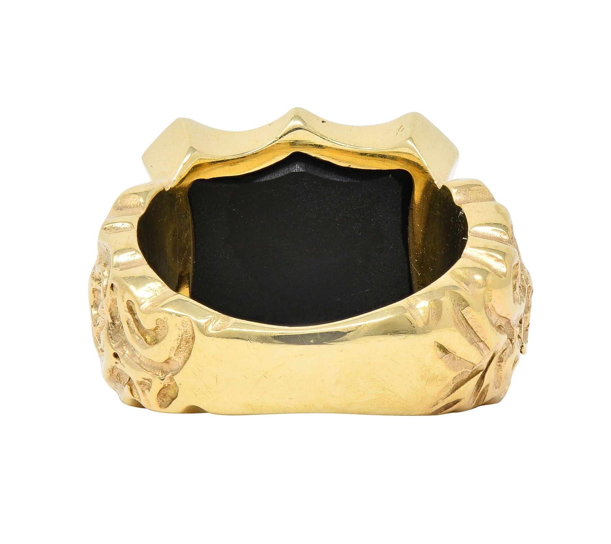 Square Cut Vintage Carved Agate 14 Karat Yellow Gold Crest Unisex Signet Ring For Sale