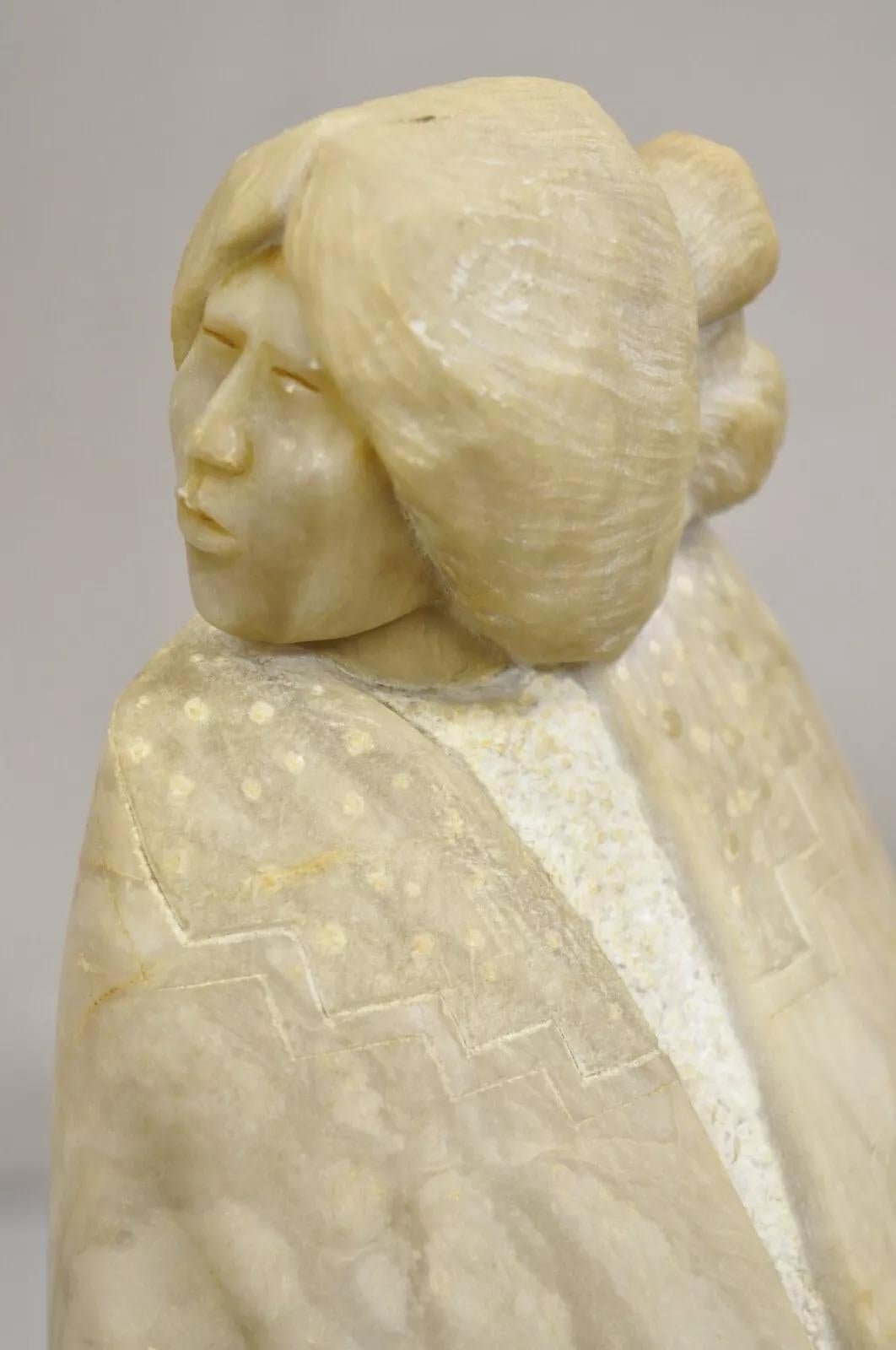 Sculpture Navajo américaine en albâtre sculpté de Gregory Johnson en vente 6