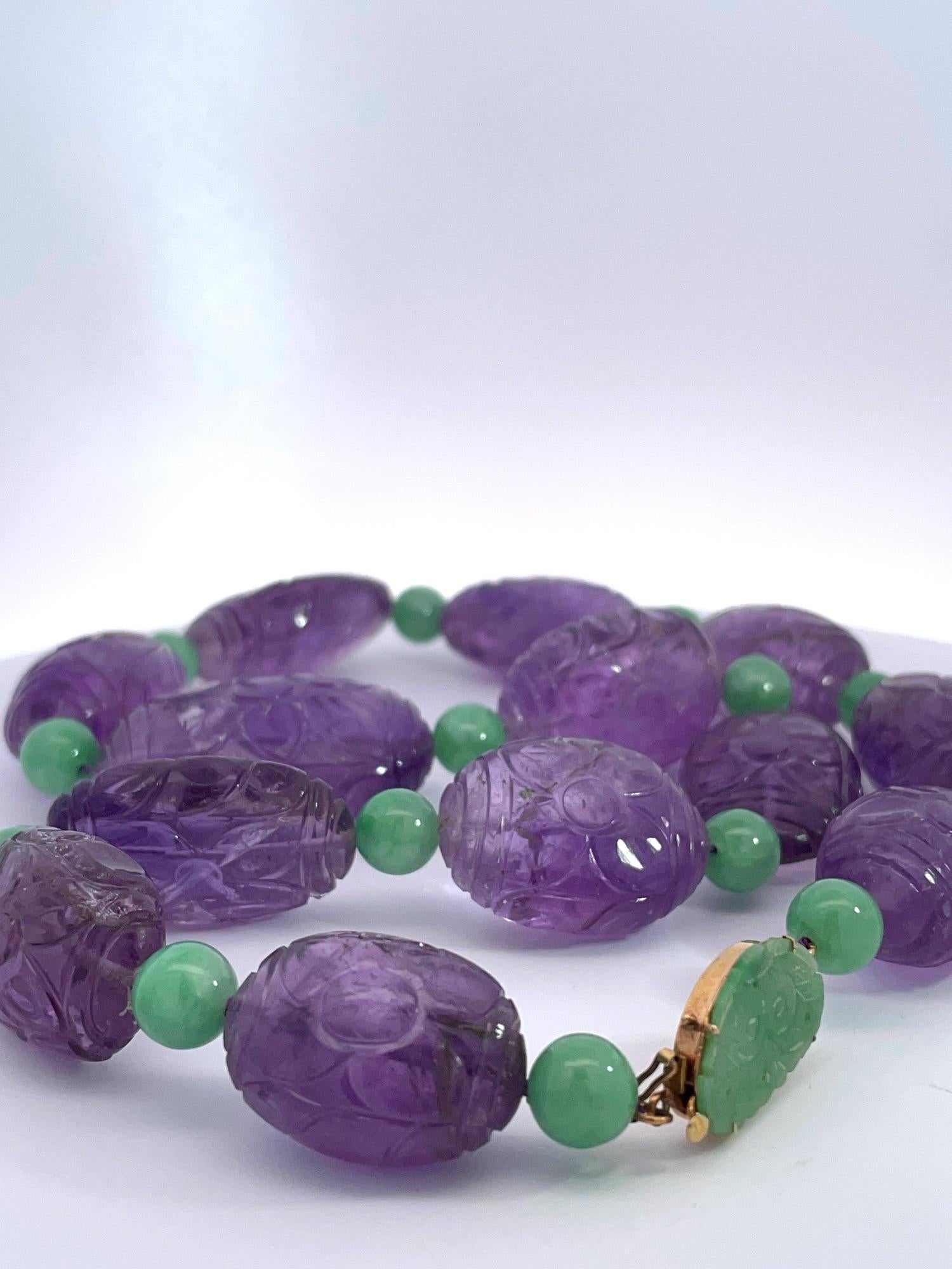 Artisan Vintage Carved Amethyst Jade Necklace 14K For Sale