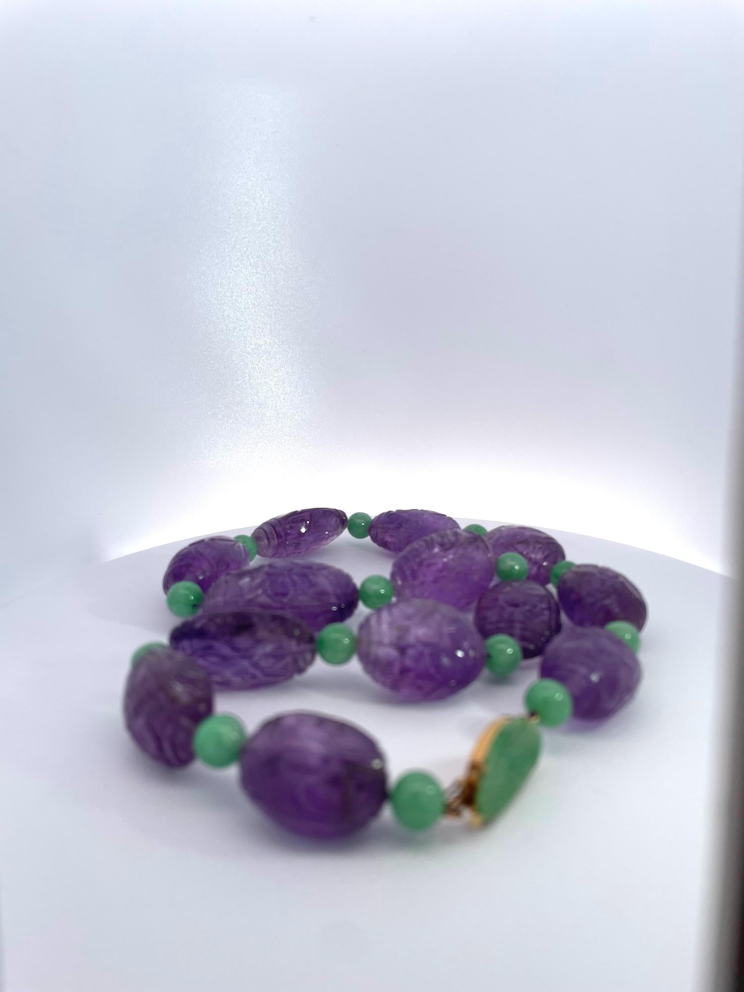 Women's Vintage Carved Amethyst Jade Necklace 14K For Sale