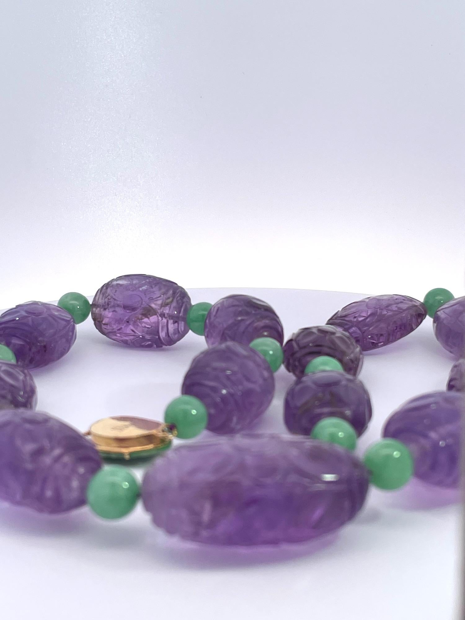 Vintage Carved Amethyst Jade Necklace 14K For Sale 1