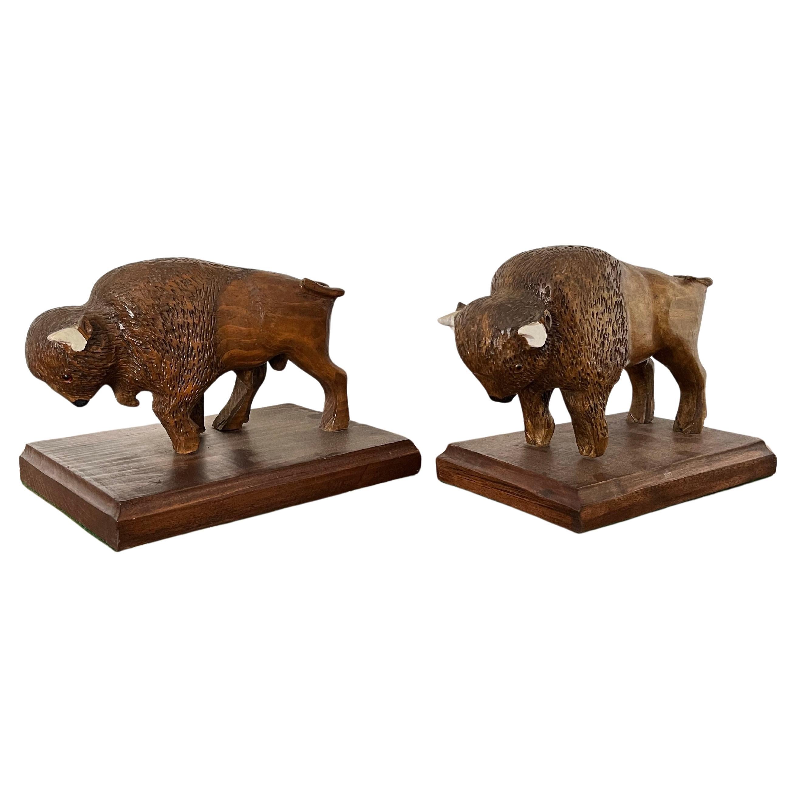 Escultura vintage tallada de búfalo o bisonte S.L. Mitchell