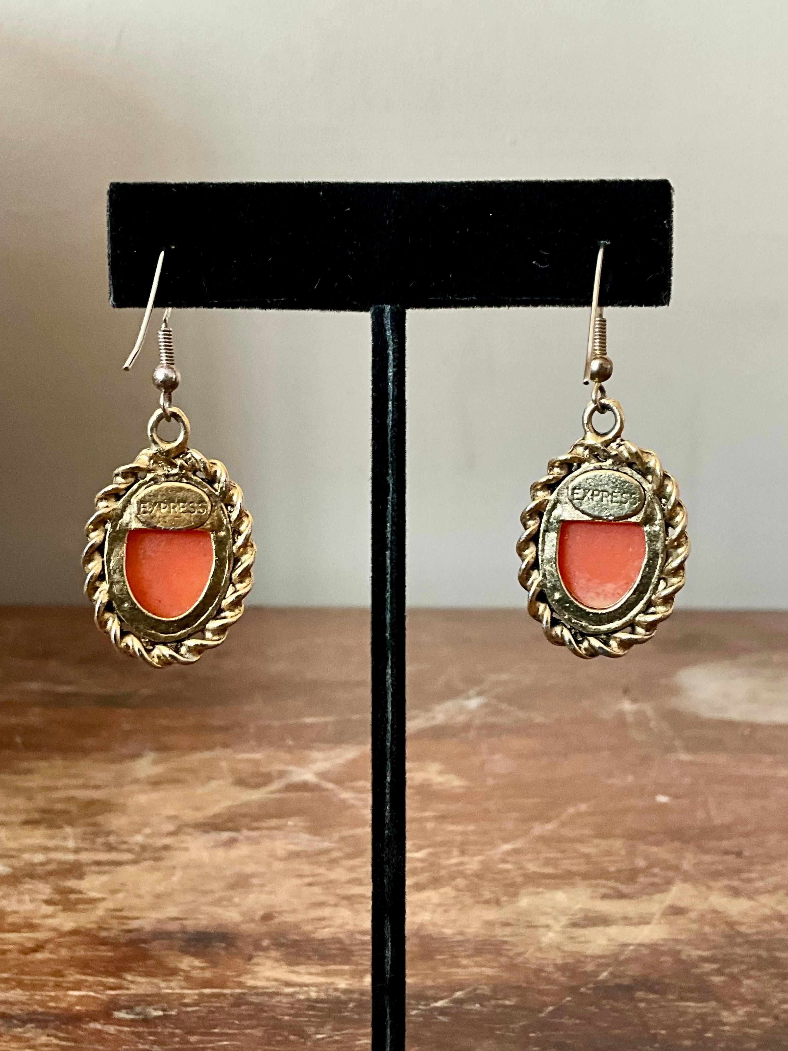 Vintage geschnitzt Kamee Tropfen Ohrringe im Angebot 2