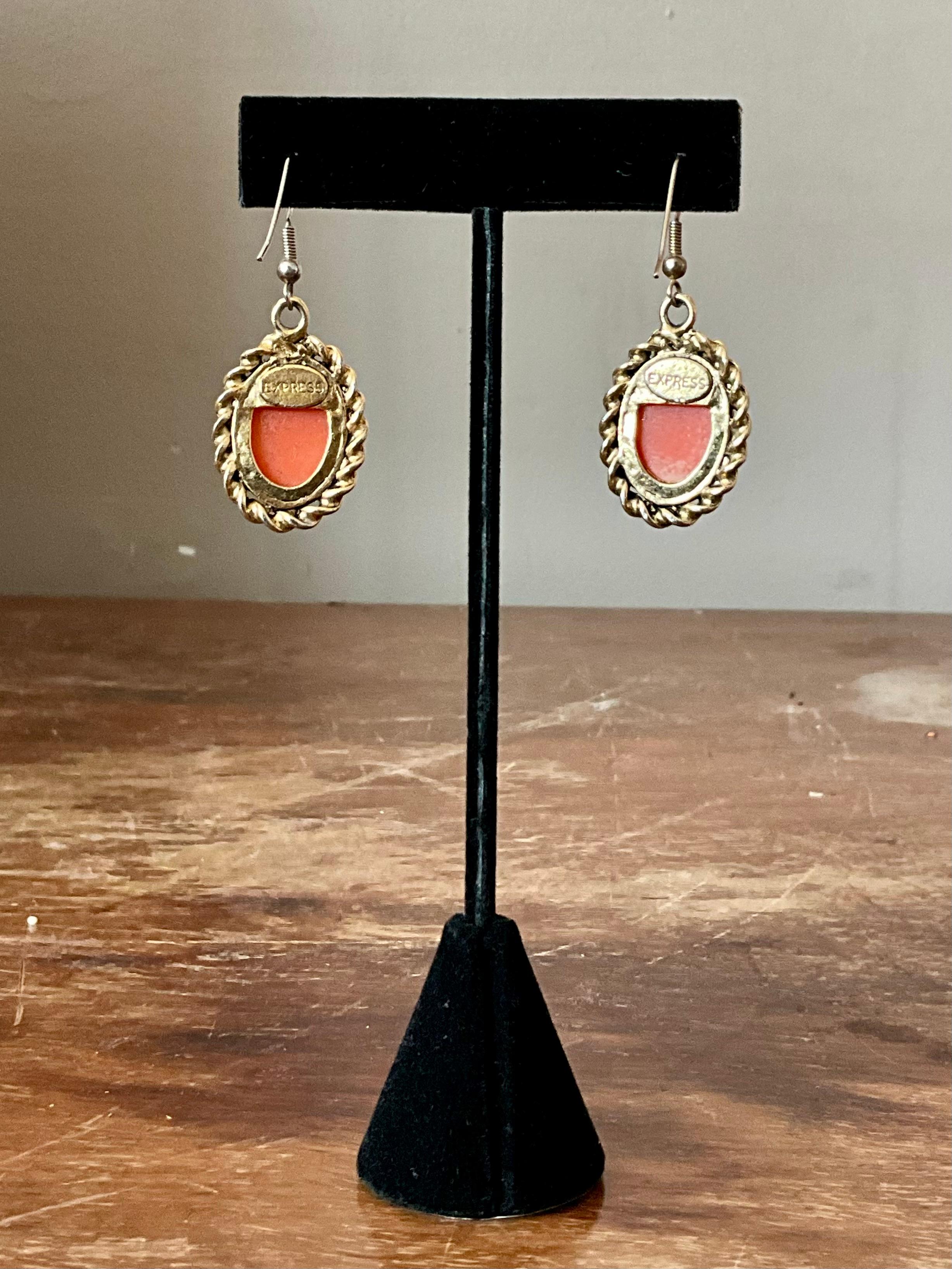 Vintage geschnitzt Kamee Tropfen Ohrringe im Angebot 3