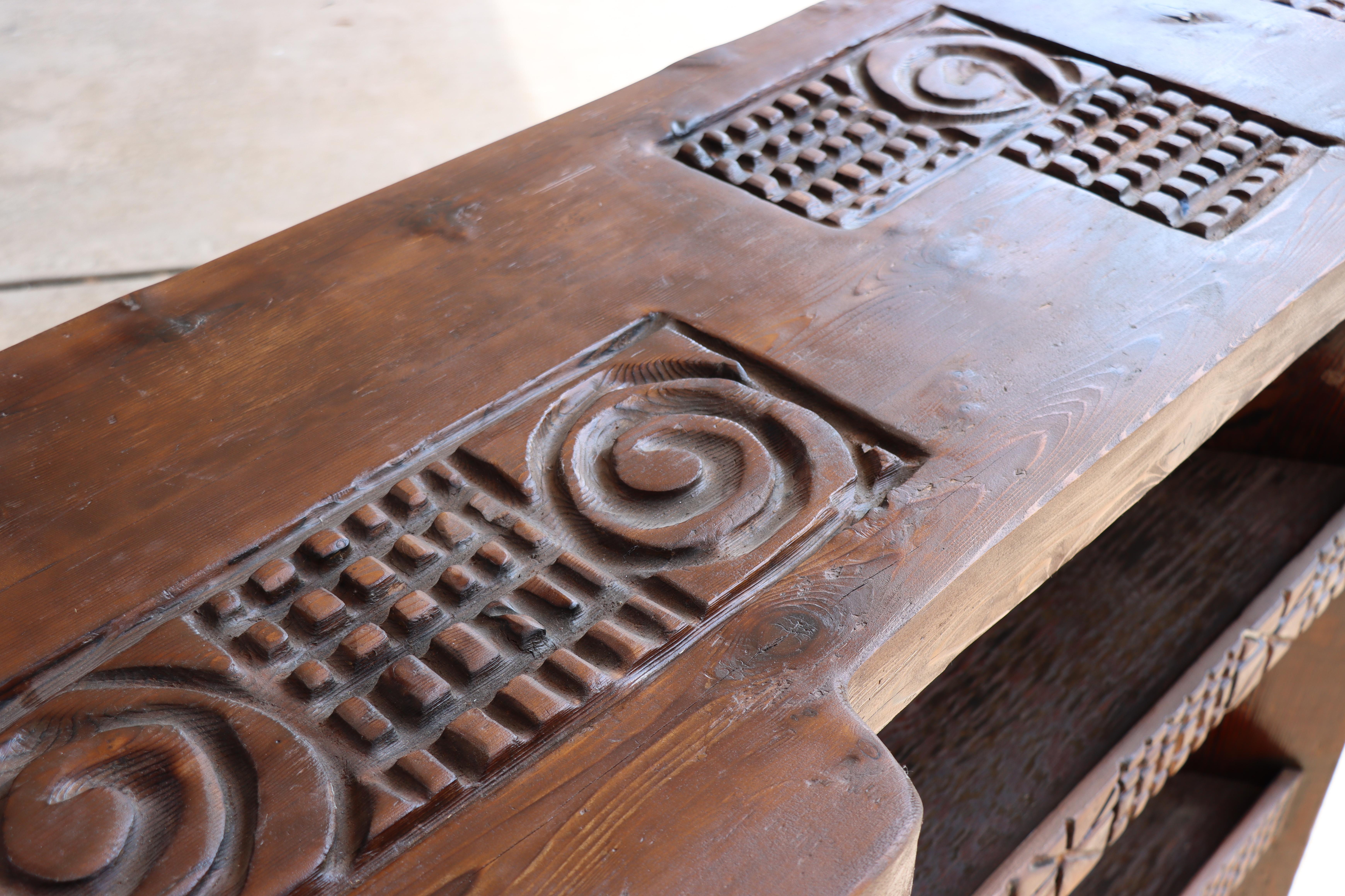 Mid-20th Century Vintage Carved Cedar Bar By Witco - Tiki