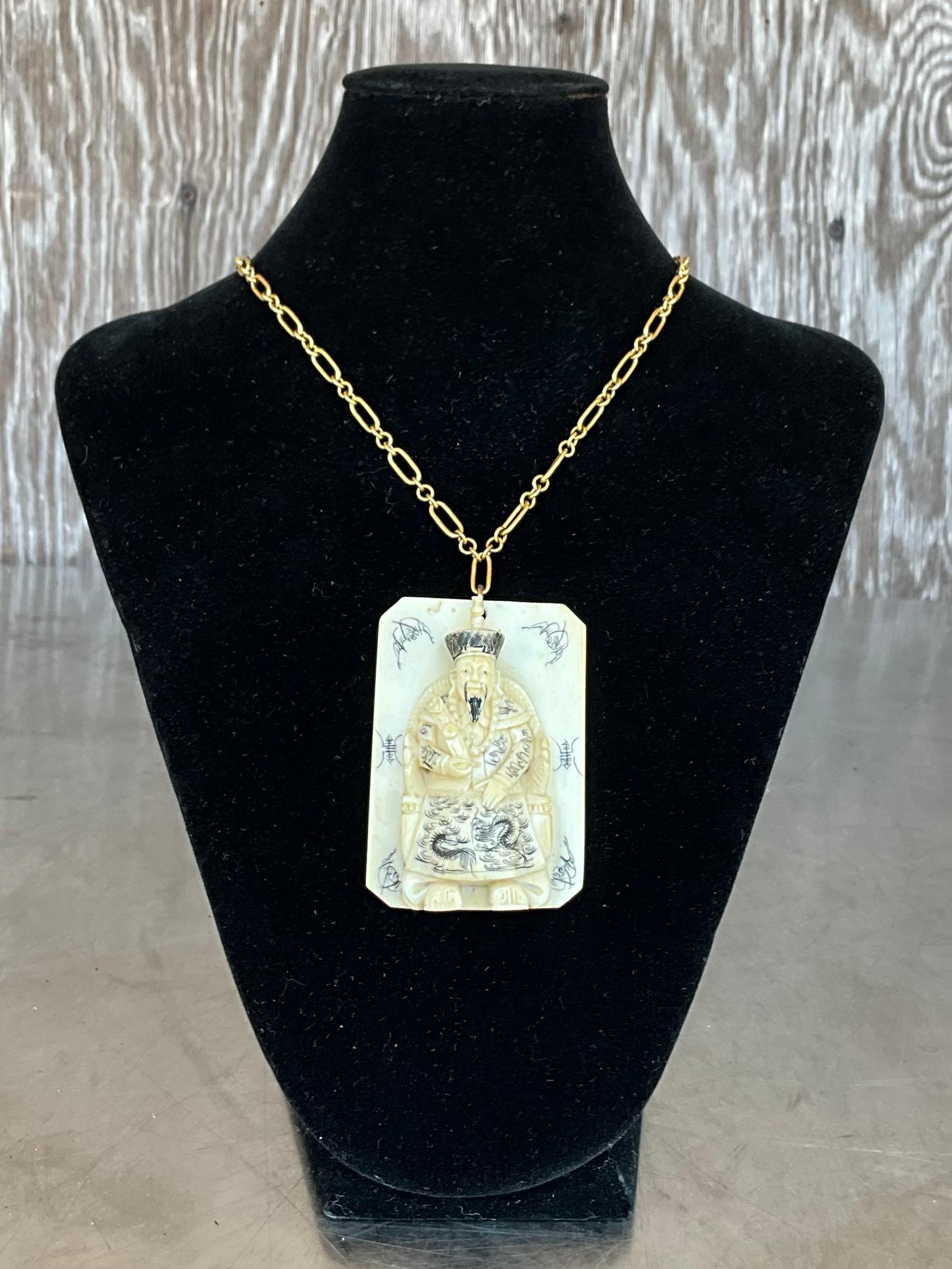 Geschnitzte chinesische elfenbeinfarbene Emperor 14kt Goldkette, Vintage im Zustand „Gut“ im Angebot in Lake Worth Beach, FL