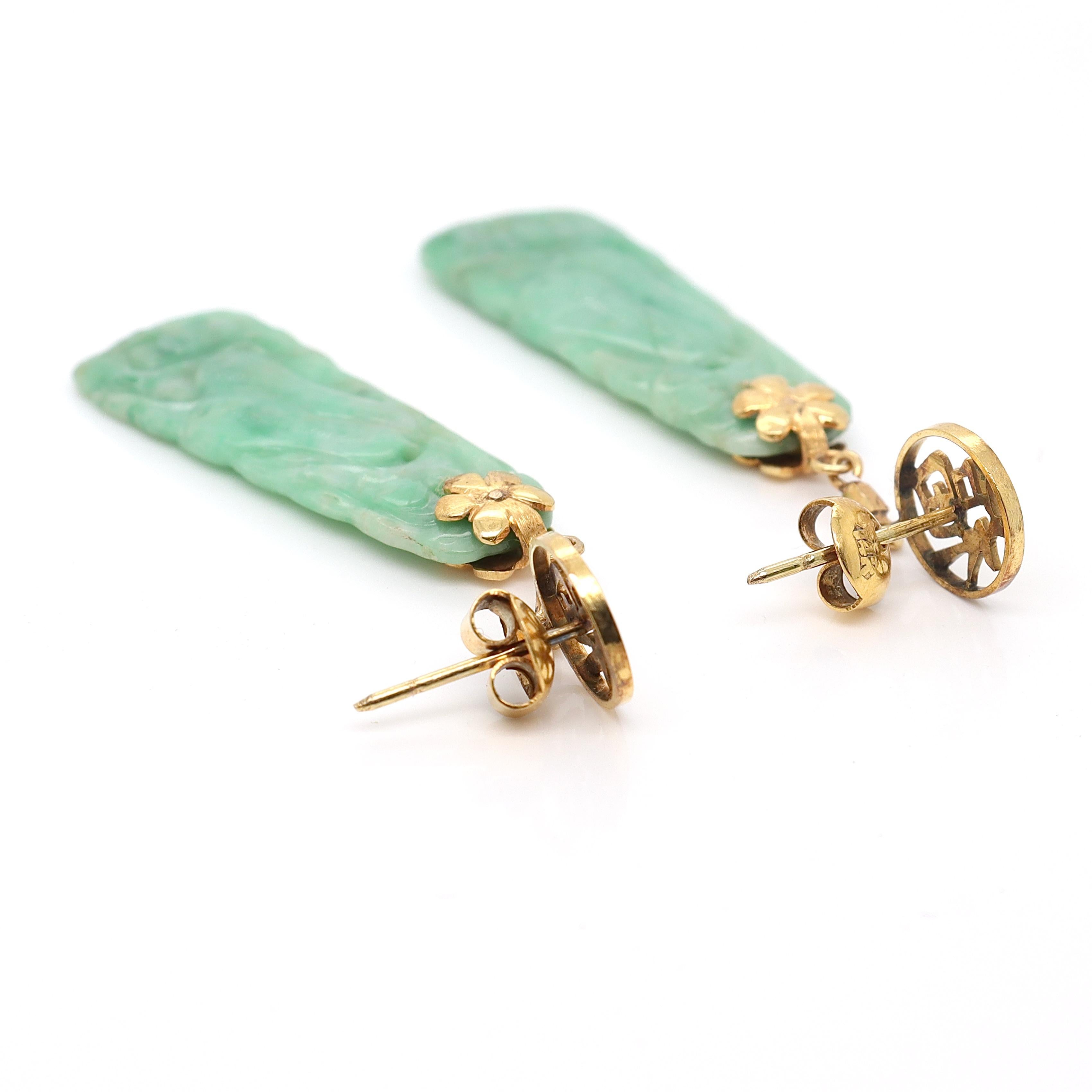 Vintage Carved Chinese Jade & 14K Gold Dangle Earrings For Sale 2