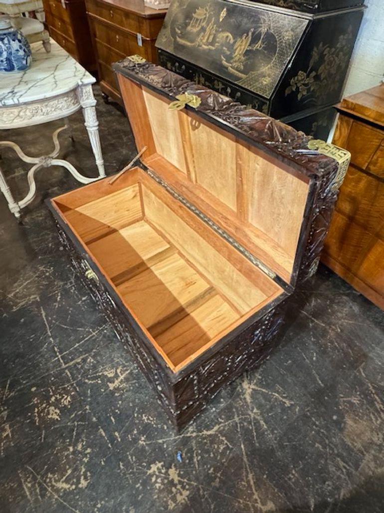 Legno Baule cinese intagliato vintage in vendita