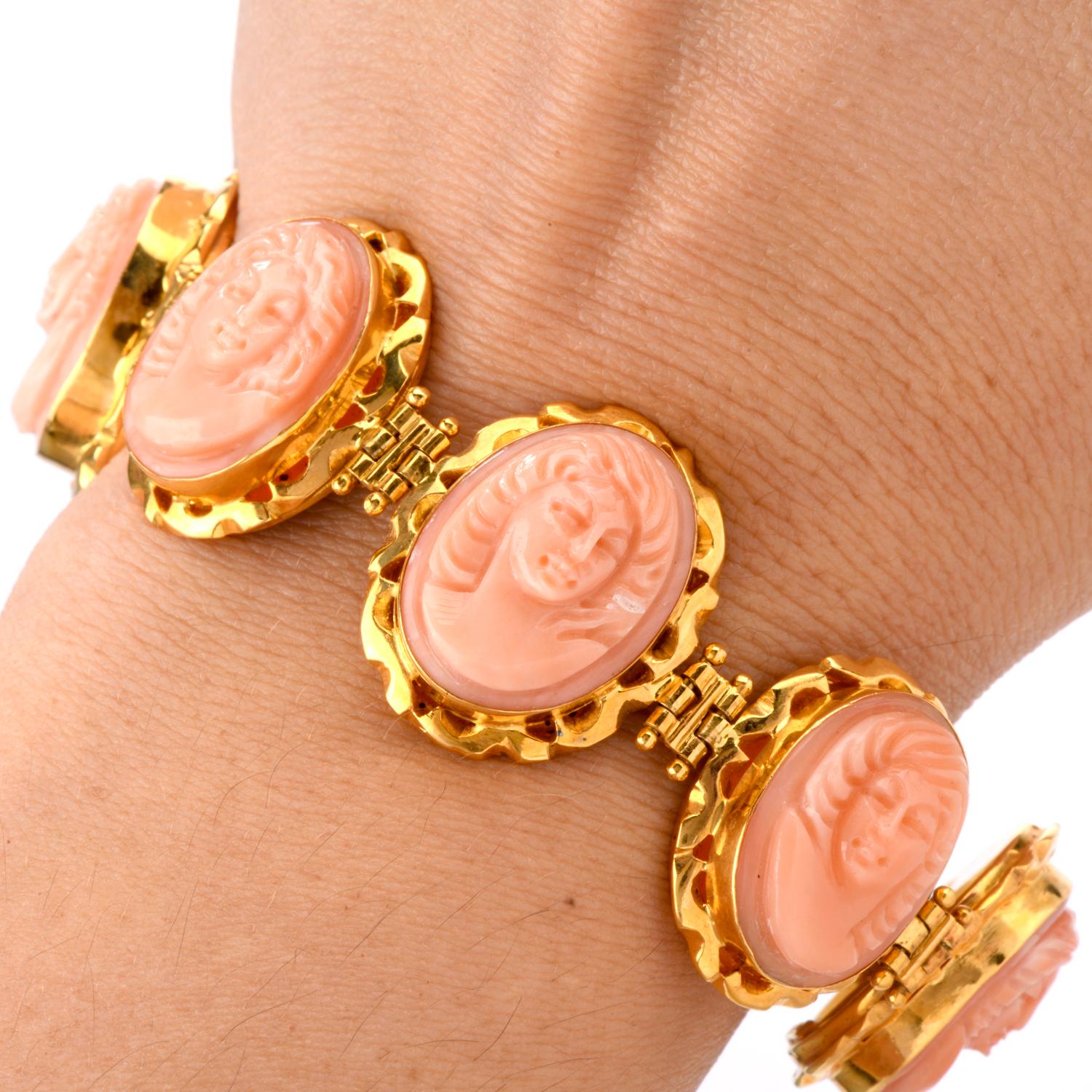 Classical Roman Vintage Carved Coral Cameo 18 Karat Gold Link Bracelet For Sale