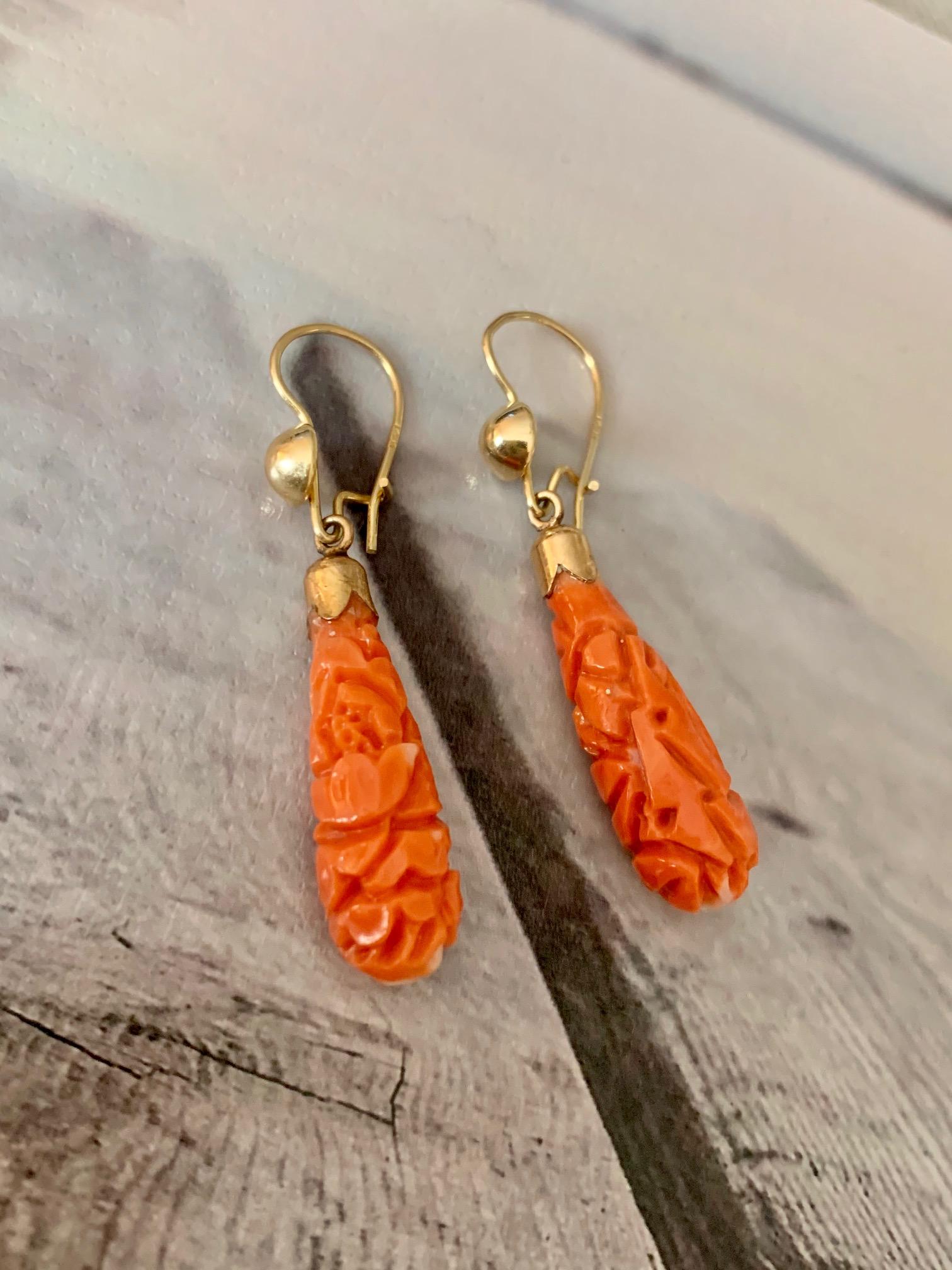 Vintage Carved Coral Teardrop Shaped 14 Karat Yellow Gold Ear Wire Hook Earrings In Good Condition In St. Louis Park, MN