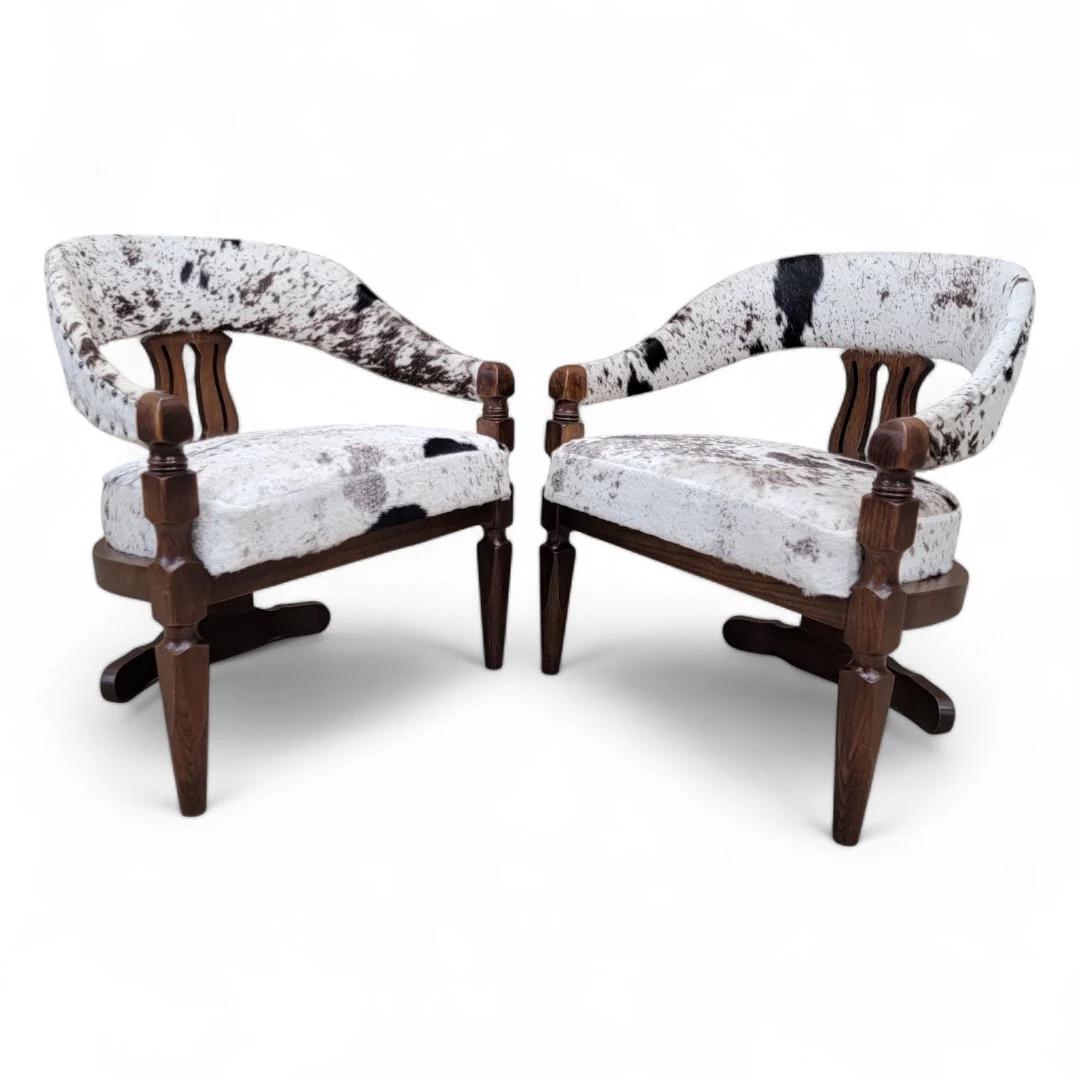 Sconosciuto Sedie da pranzo vintage con schienale curvo a 3 gambe rivestite in pelle di mucca, set da 4 in vendita