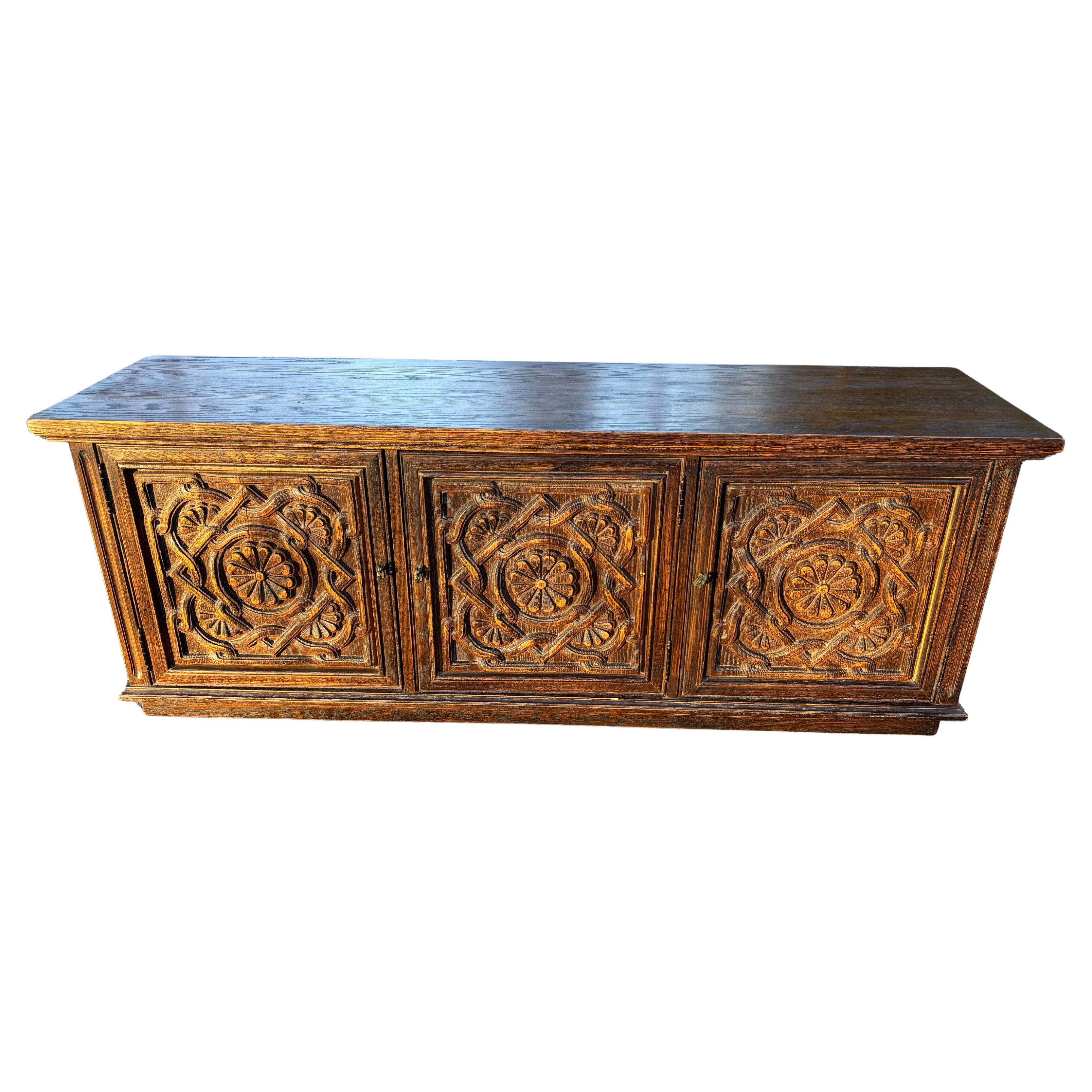 Vintage Carved Floral Design Jamestown Lounge Company Buffet/ Sideboard Credenza
