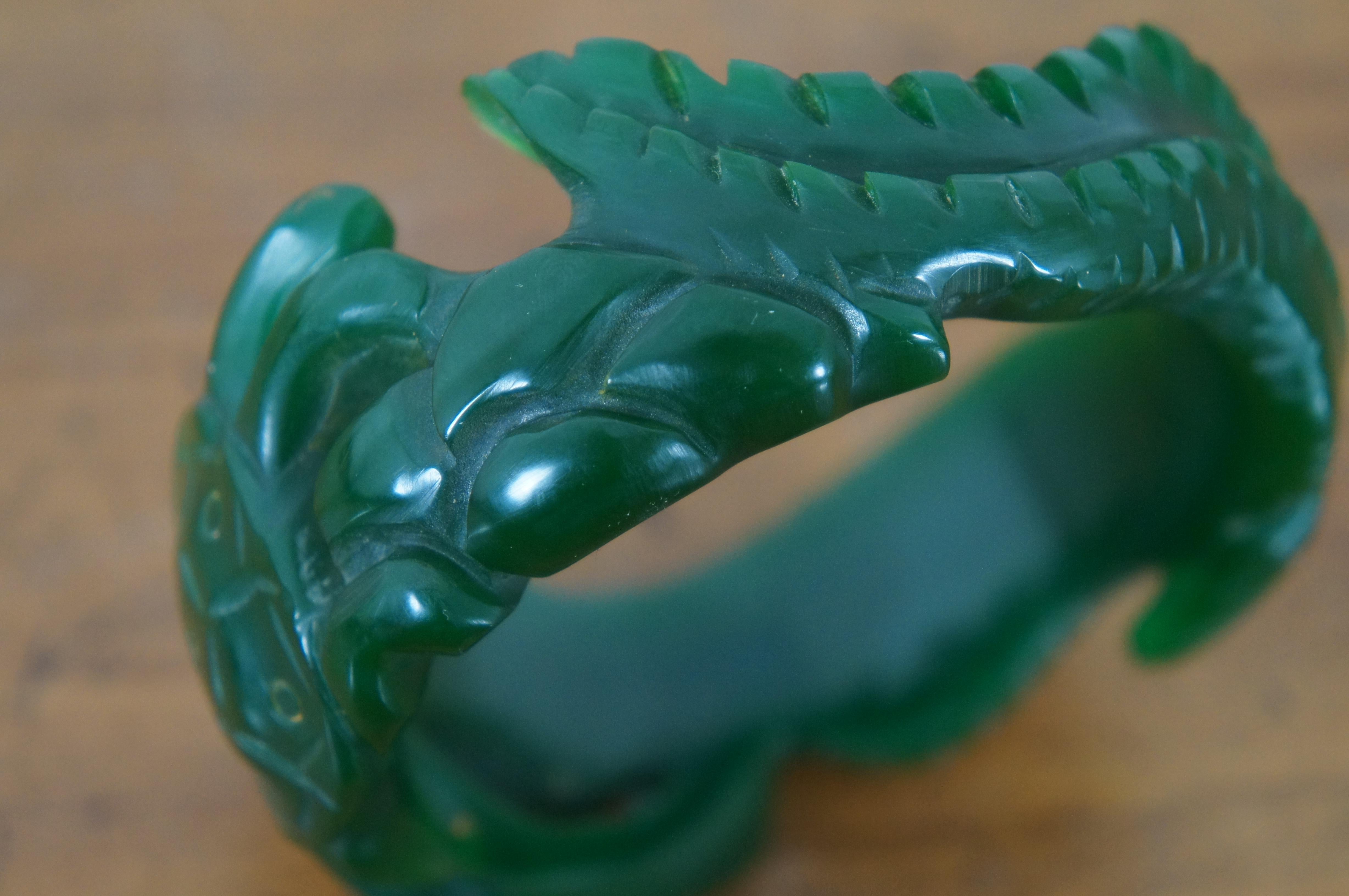 Vintage Carved Green Bakelite Alligator Crocodile Turtle Bangle Bracelet For Sale 5
