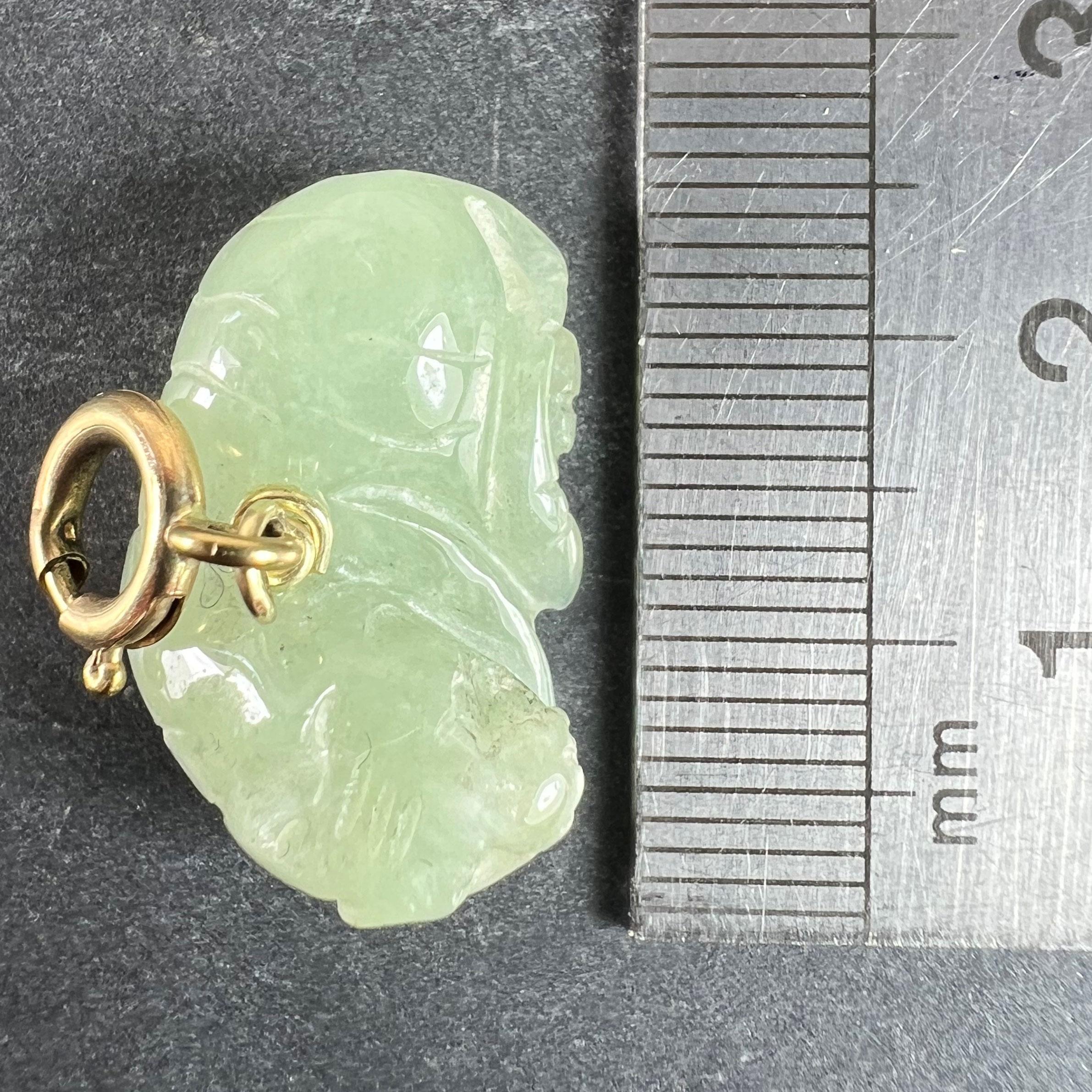 Ciondolo Charm d'epoca in oro giallo 9K con tigre di giada verde intagliata in vendita 6