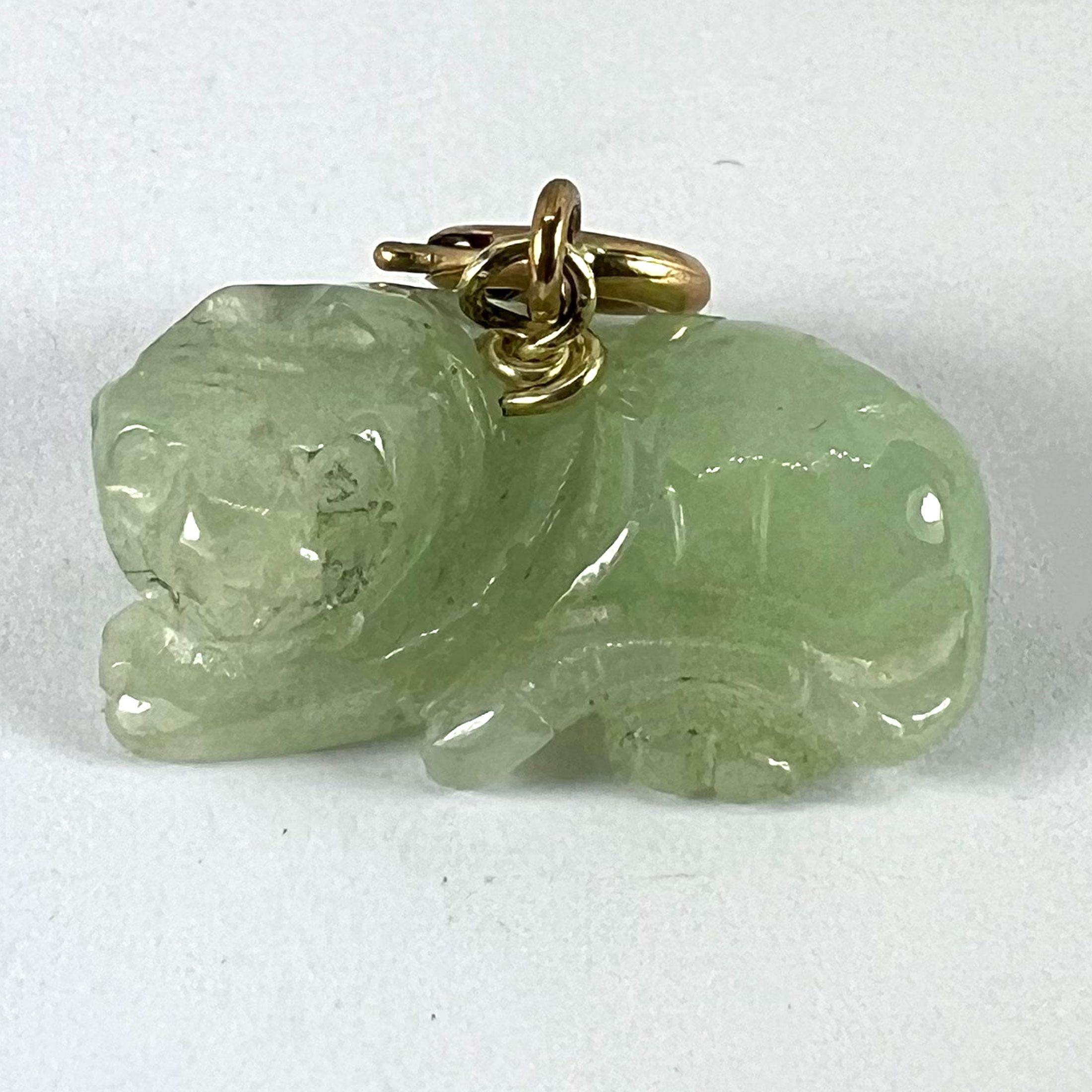 Ciondolo Charm d'epoca in oro giallo 9K con tigre di giada verde intagliata in vendita 10