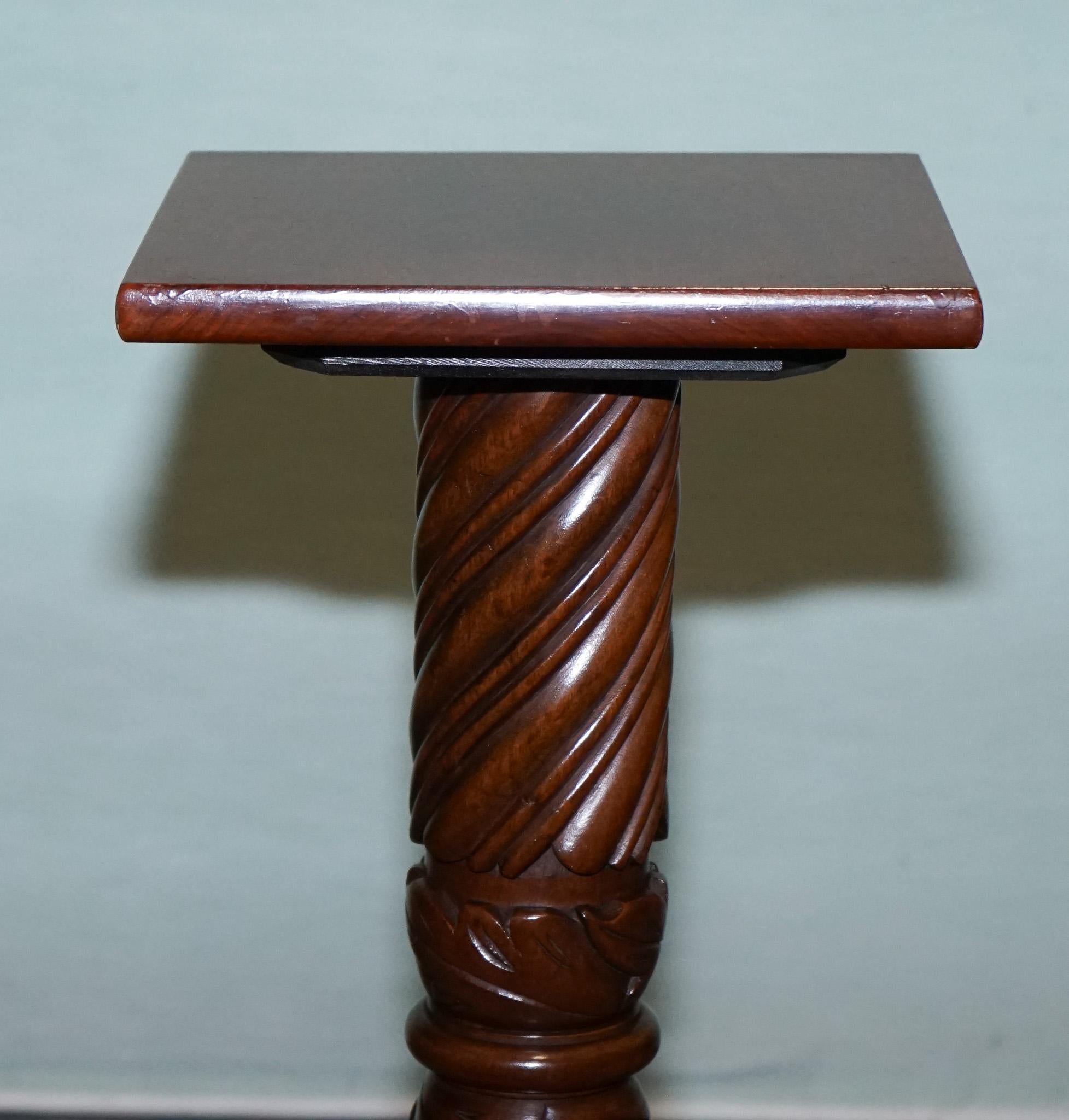 VINTAGE CARVED HARDWOOD BARLEY TWIST PEDESTAL STAND DiSPLAY PLANT STAND In Good Condition For Sale In Pulborough, GB