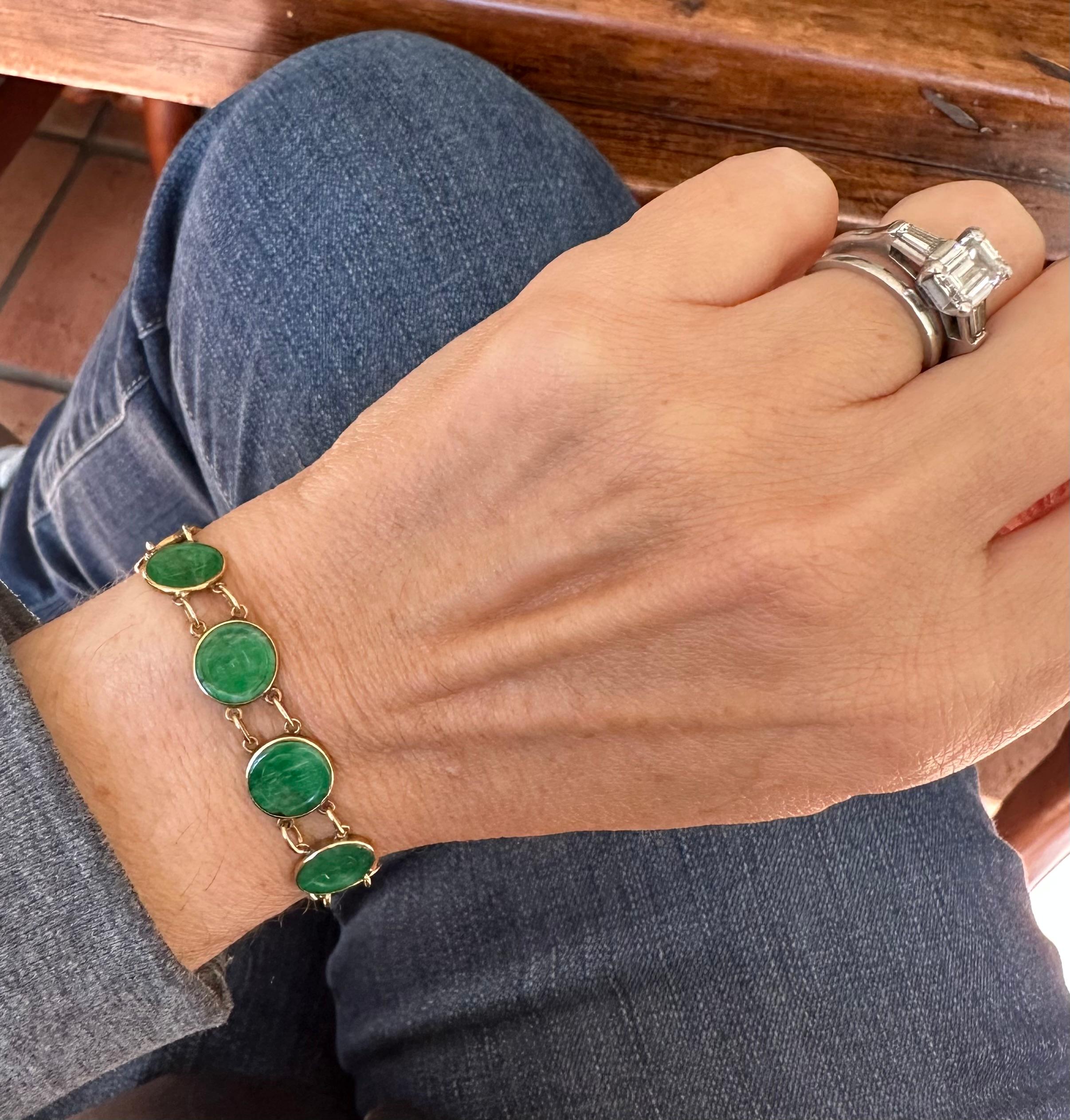 Bracciale vintage in giada intagliata A Link in vendita 2