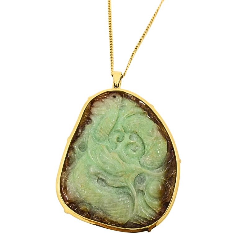 Vintage Carved Jade Pendant 18k Gold Chain Necklace For Sale 1