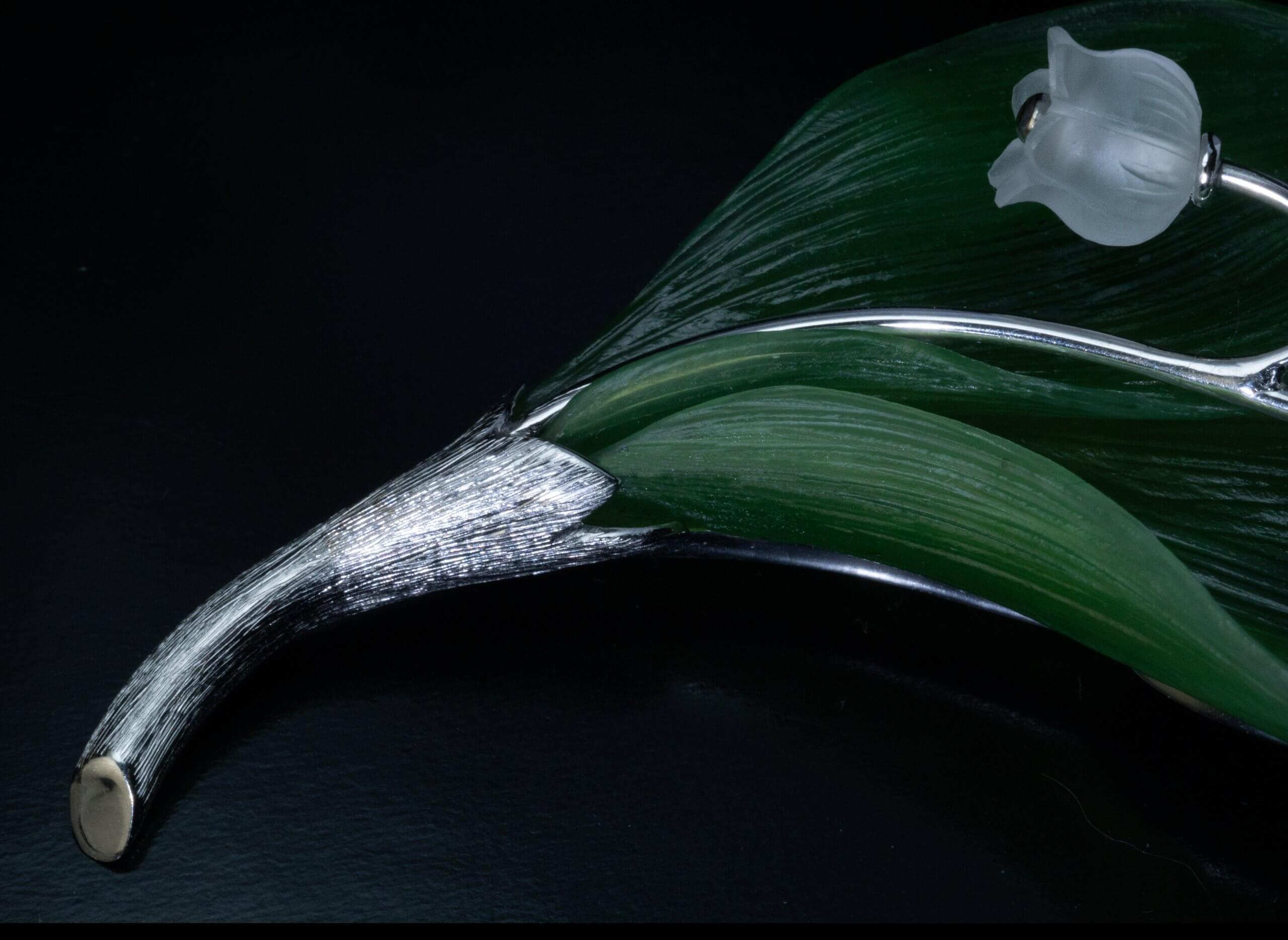 Uncut Vintage Carved Jade Rock Crystal Gold Lily of the Valley Brooch For Sale