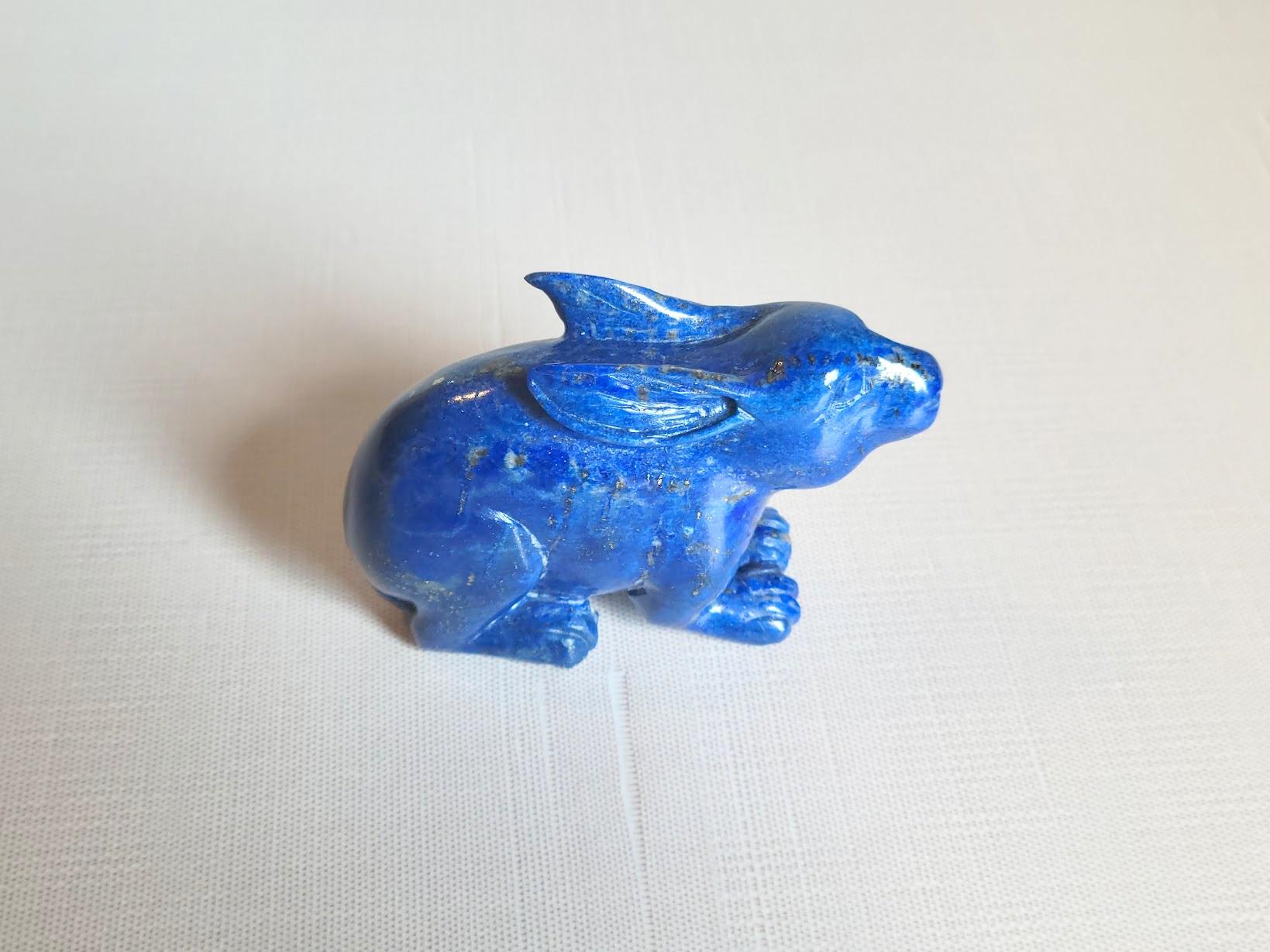 Vintage Carved Lapis Lazuli Rabbit Figurine In Excellent Condition In Chesterland, OH