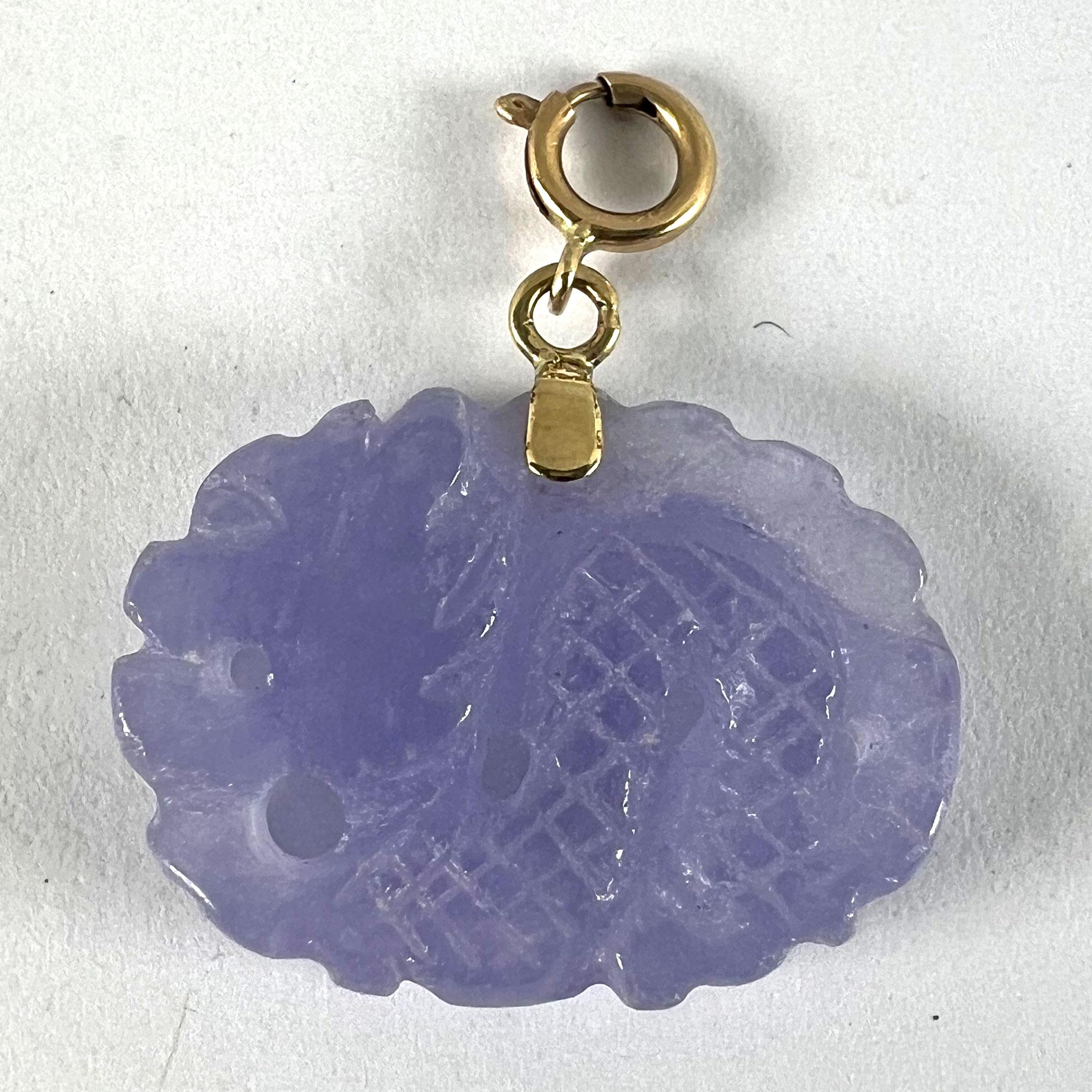 Ciondolo Charm d'epoca in oro giallo 14K con drago di giada lavanda intagliato in vendita 6
