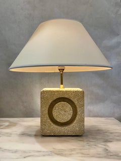 Lampe de table vintage en pierre calcaire sculptée France 1970