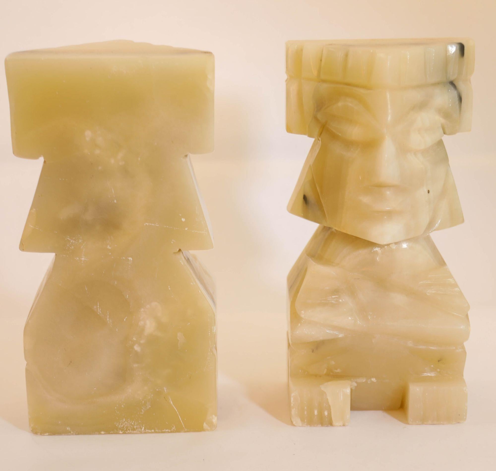 Vintage geschnitzt mexikanischen Azteken Maya Figur Onyx Stone Buchstützen 1950er Jahre im Zustand „Gut“ im Angebot in North Hollywood, CA