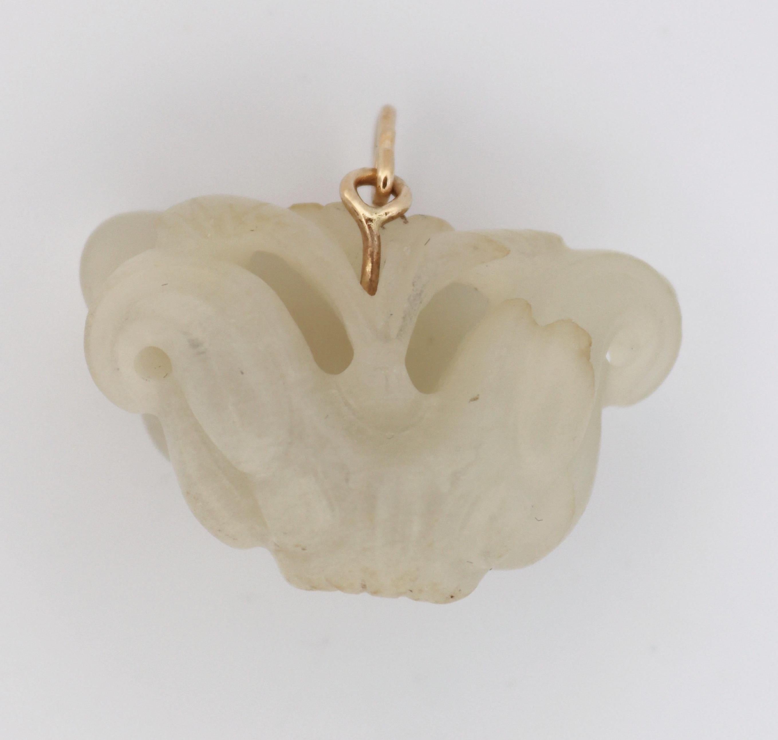 Artisan Vintage Carved “Mutton Fat” Nephrite Jade, 14K Yellow Gold Pendant For Sale