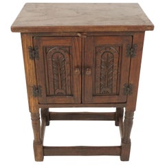 Vintage Carved Oak 2 Door Nightstand, End or Lamp Table, Scotland 1930, B2291