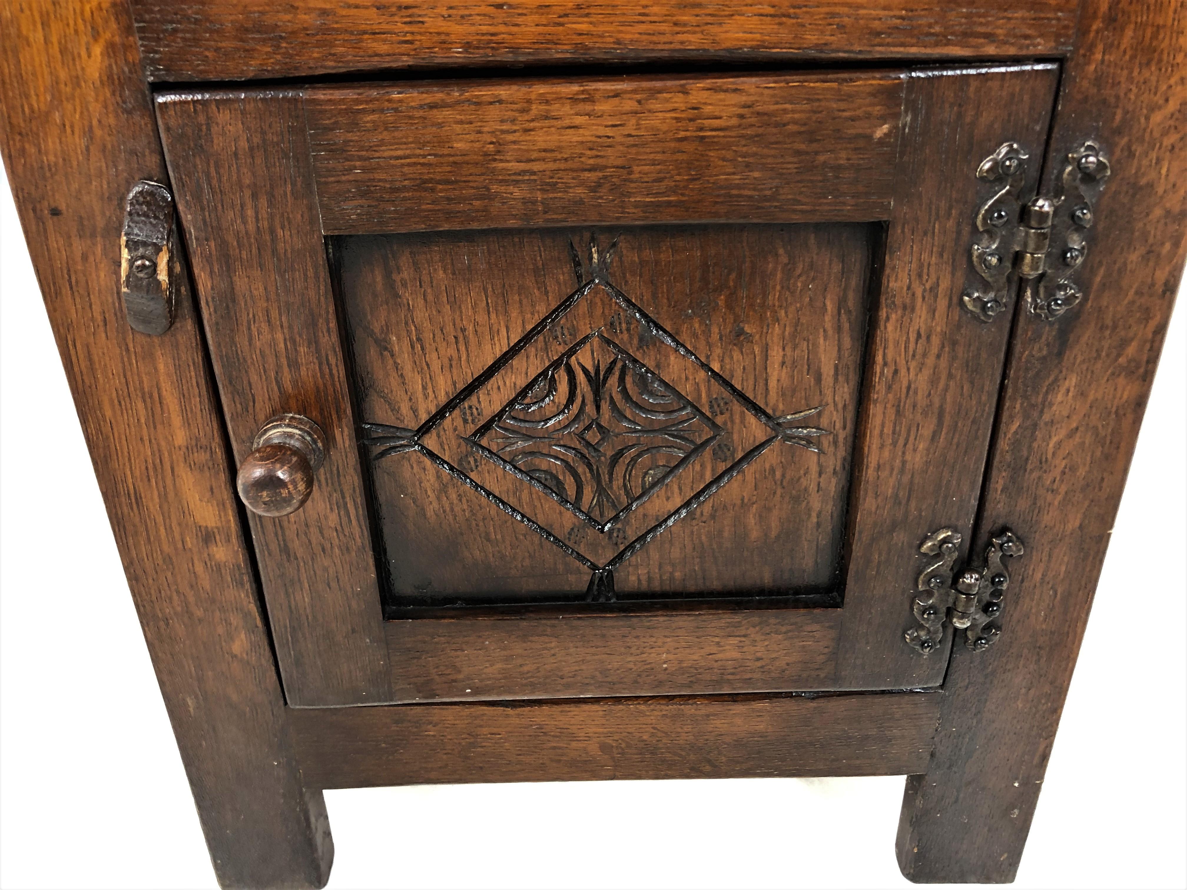 20th Century Vintage Carved Oak Nightstand, Bedside, Lamp Table, Scotland 1930, H844