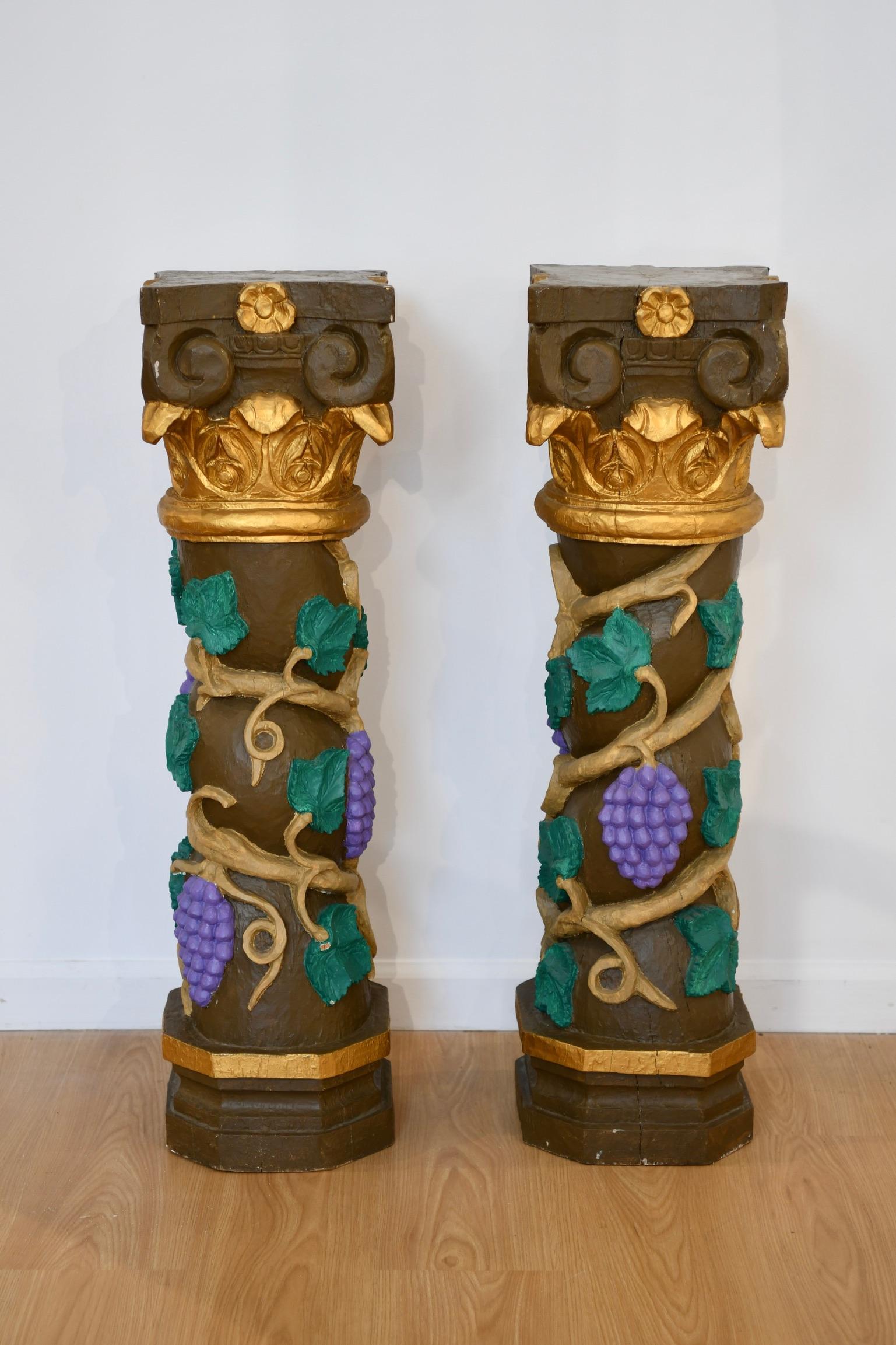 Inconnu Vintage Carved & Paint Decorated Wood Pedestals (piédestaux en bois) en vente