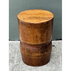Taburete decorativo vintage de madera de palmera tallada