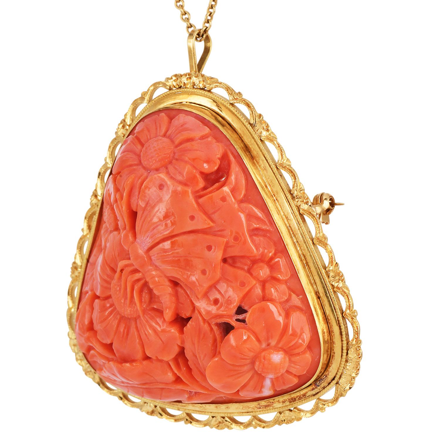 Geschnitzte Vintage-Brosche mit Anhänger, Lachs Koralle Schmetterling Garten 18K Gold (Rohschliff) im Angebot