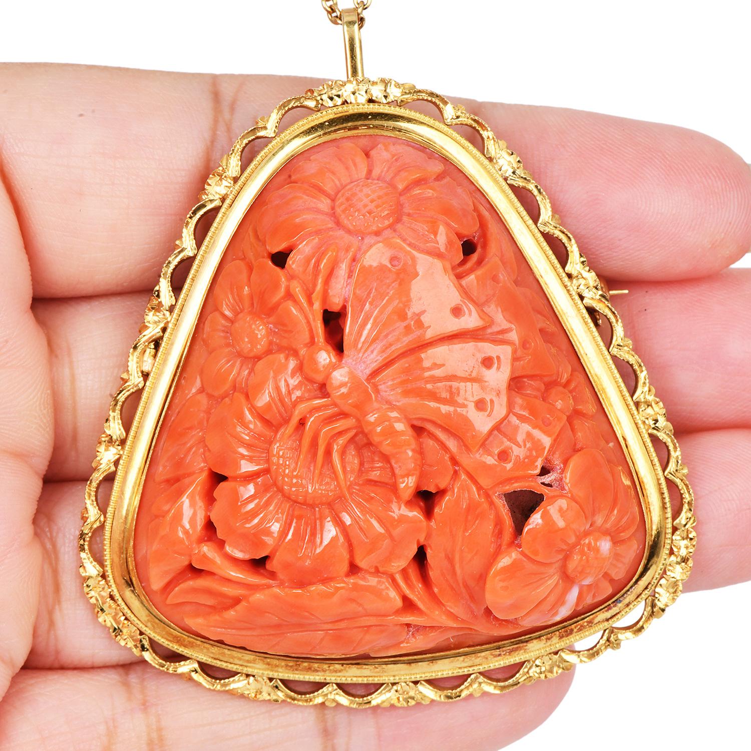 Geschnitzte Vintage-Brosche mit Anhänger, Lachs Koralle Schmetterling Garten 18K Gold im Angebot 1