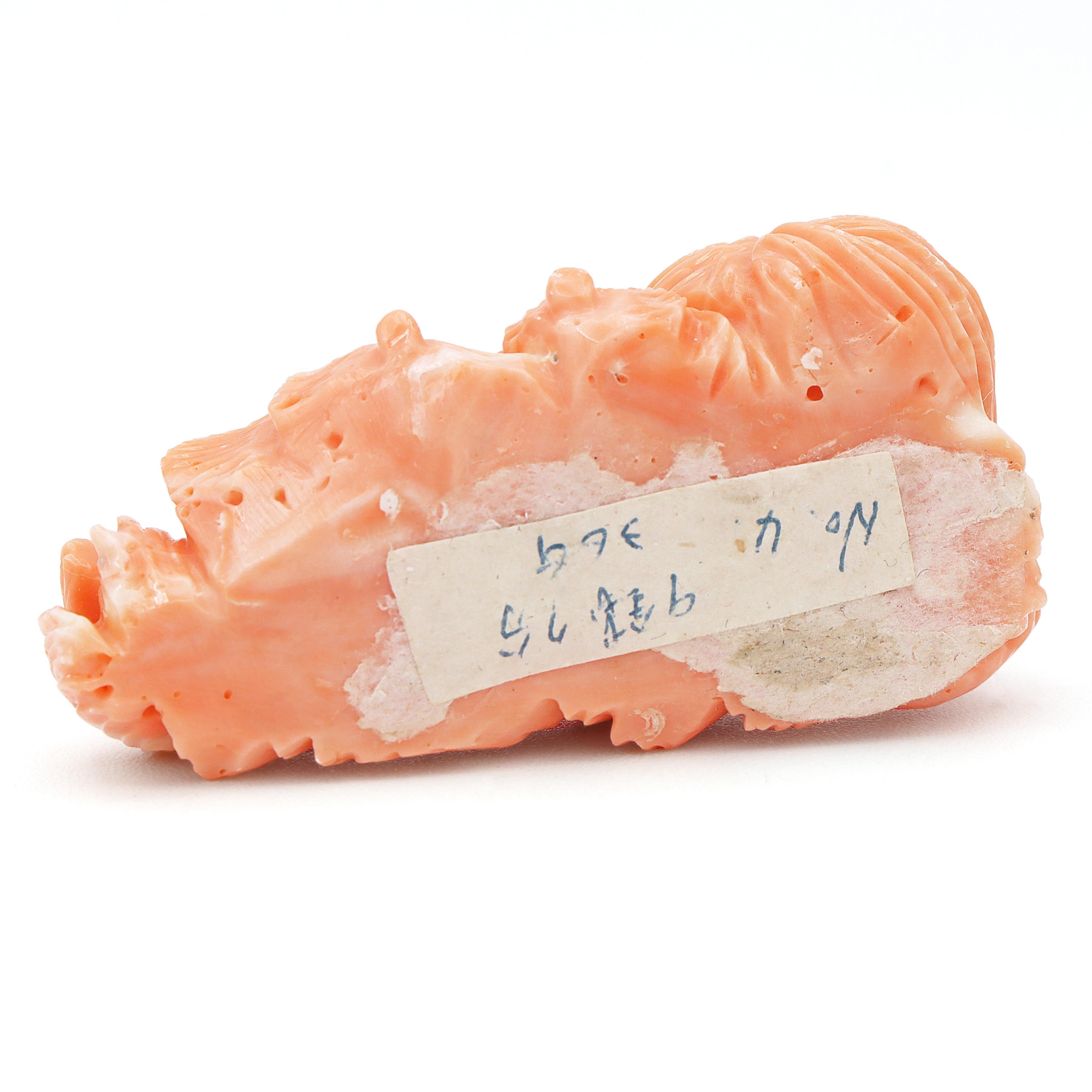 Vintage Carved Salmon Coral Siren Mermaid Figurine Sculpture In Good Condition For Sale In New York, NY